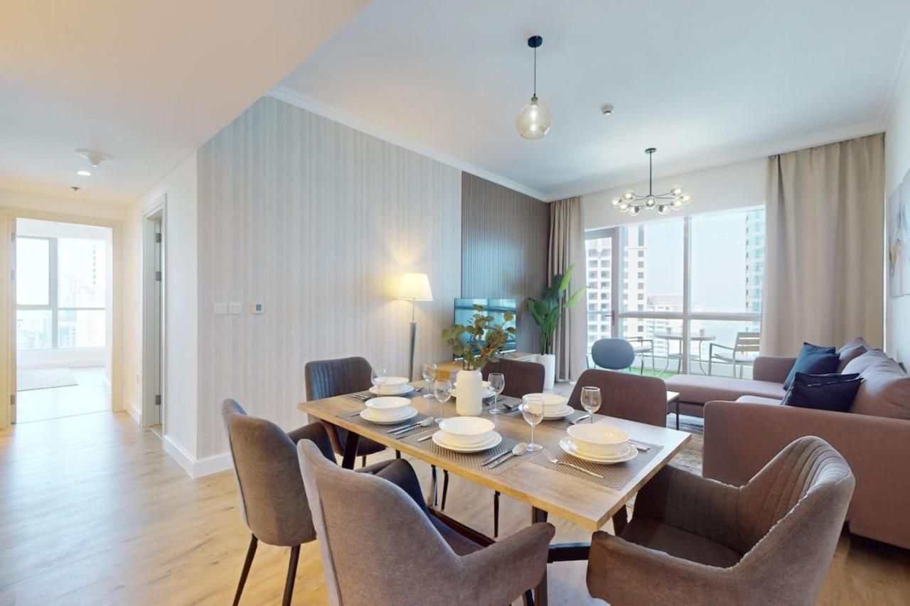 Bay - Enticing Two Bedroom Apartment