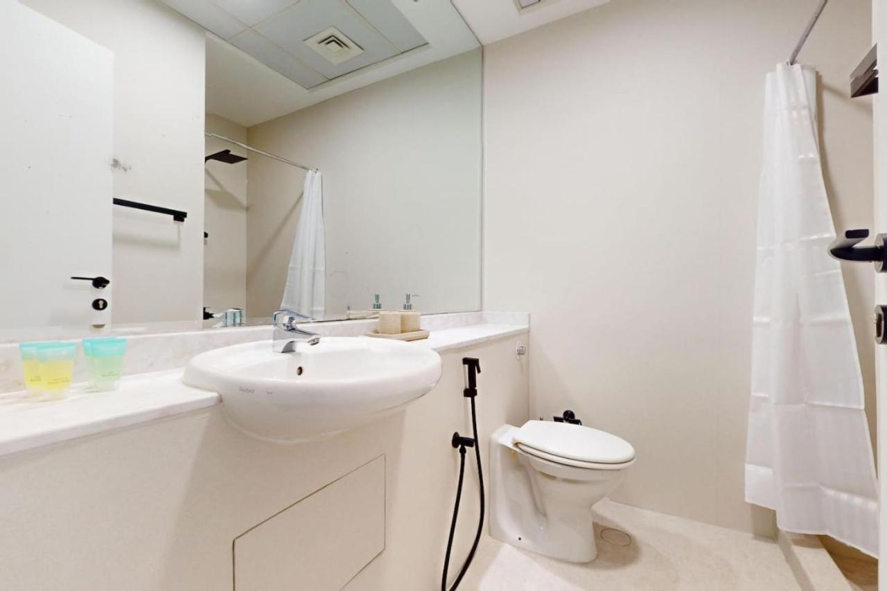 Cascades Tower - Incredible Two Bedroom *