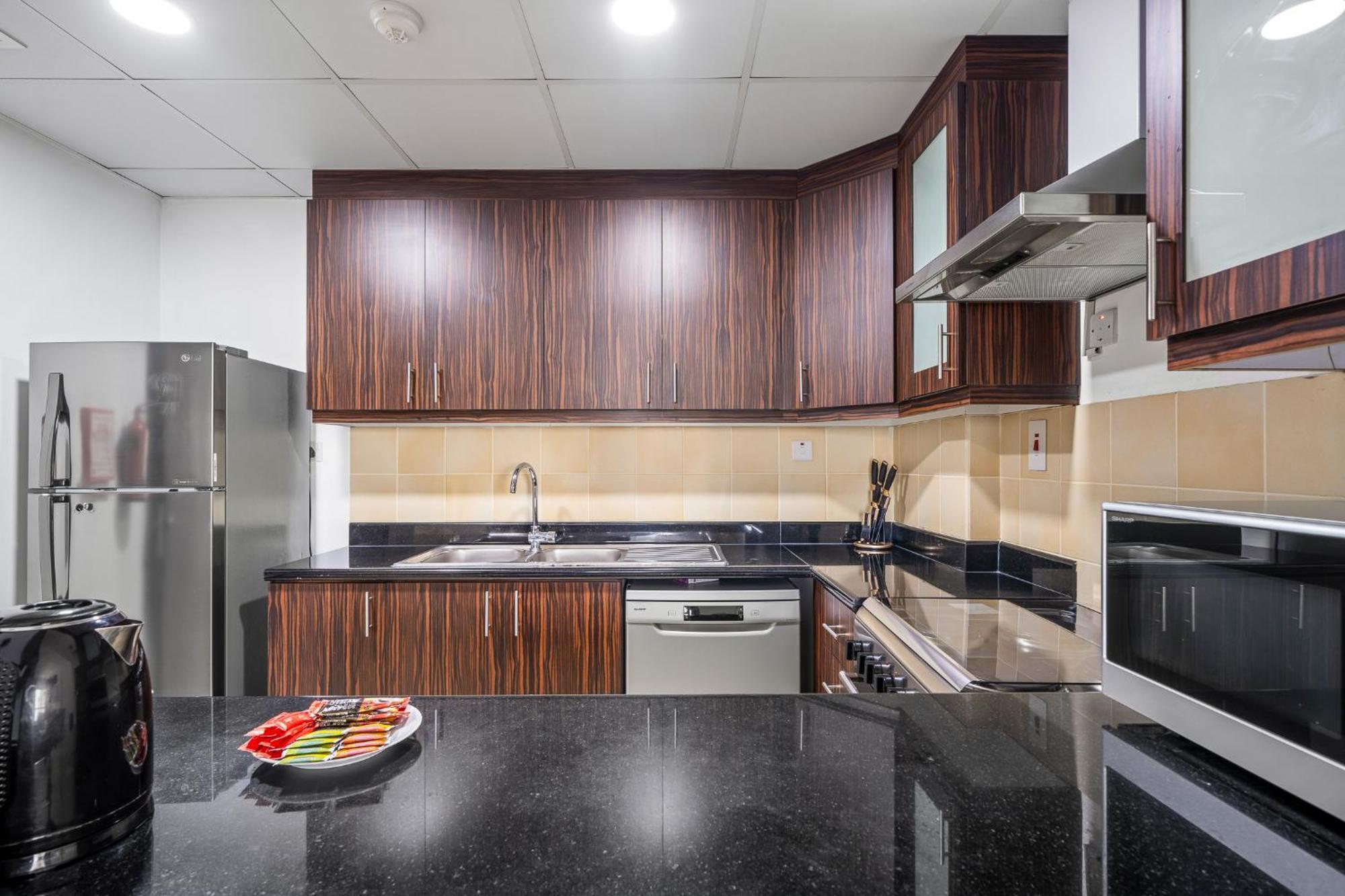 Luxurious Marina View Apartment *