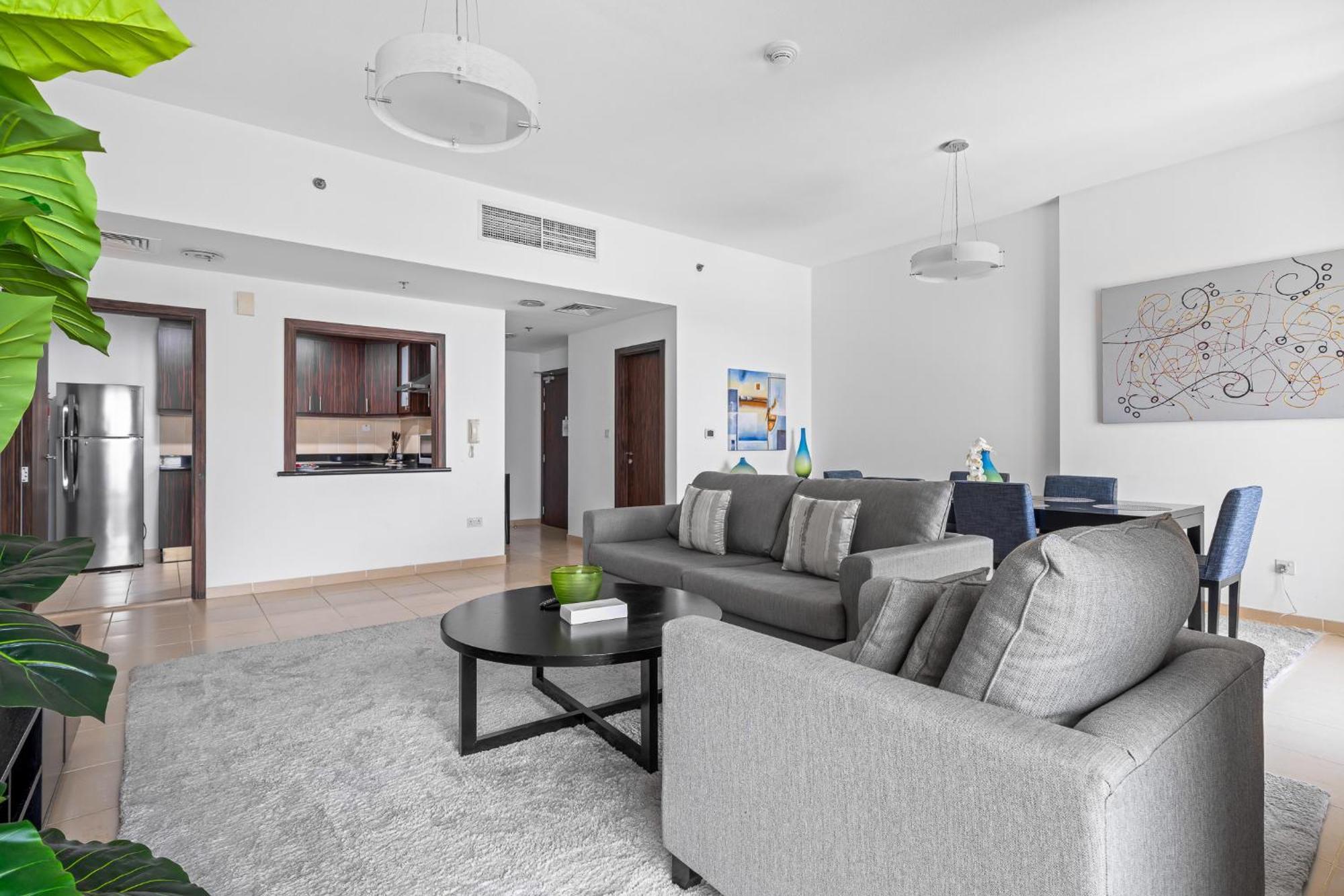 Luxurious Marina View Apartment Dubai
