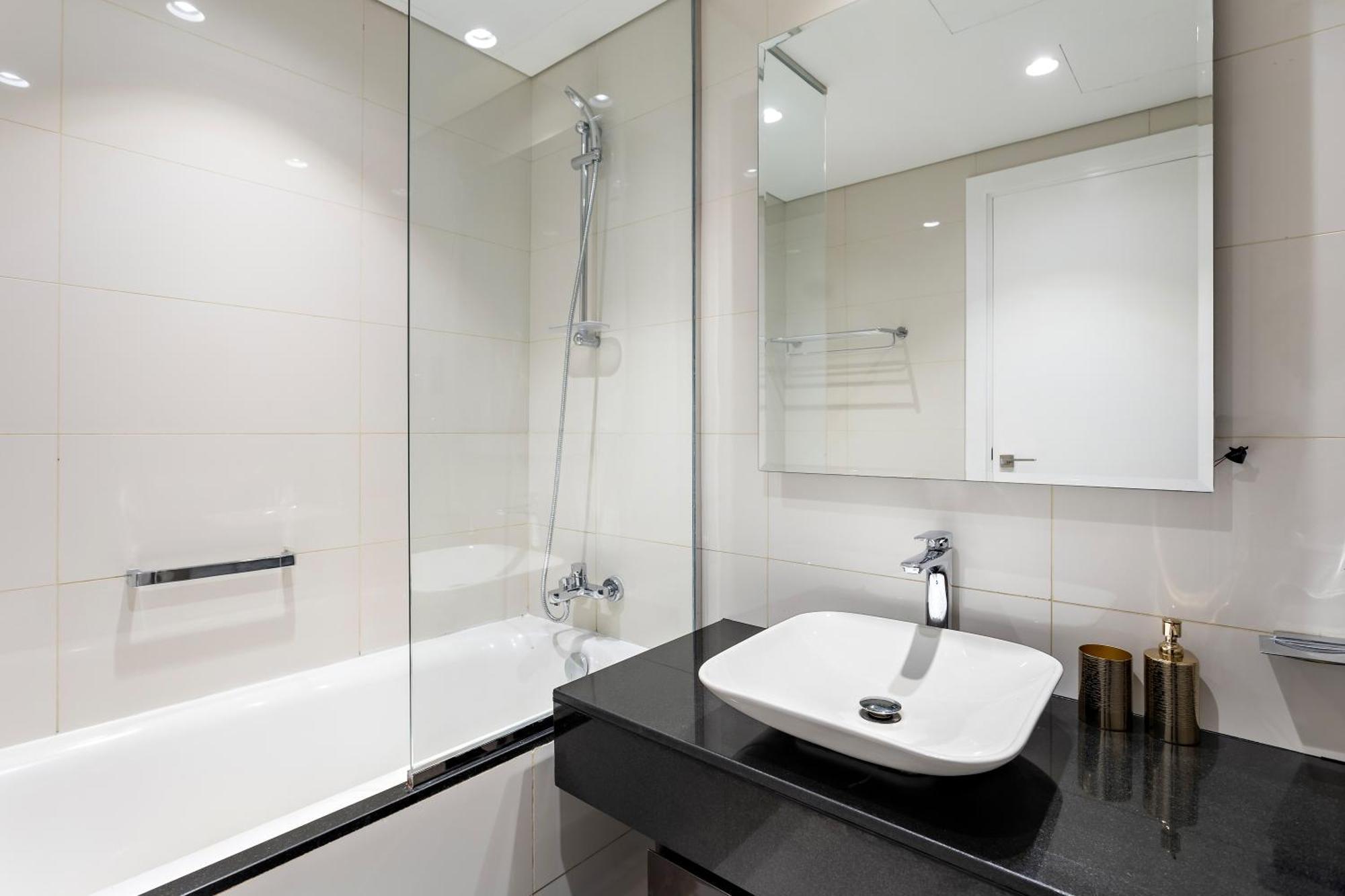 Spacious In Business Bay Apartment Dubai