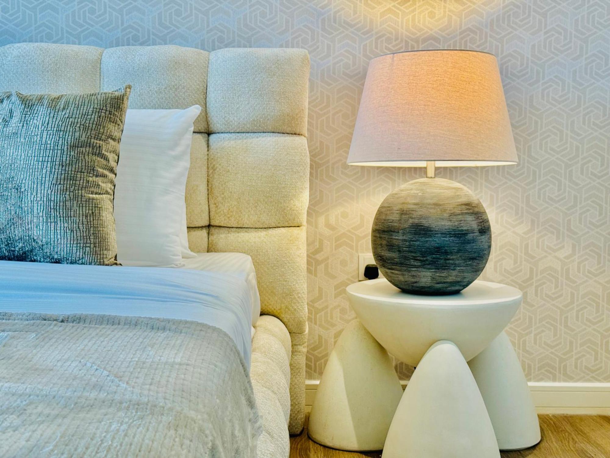 Villa Venduras - Spacious 4-bedroom Luxury In La Mer,