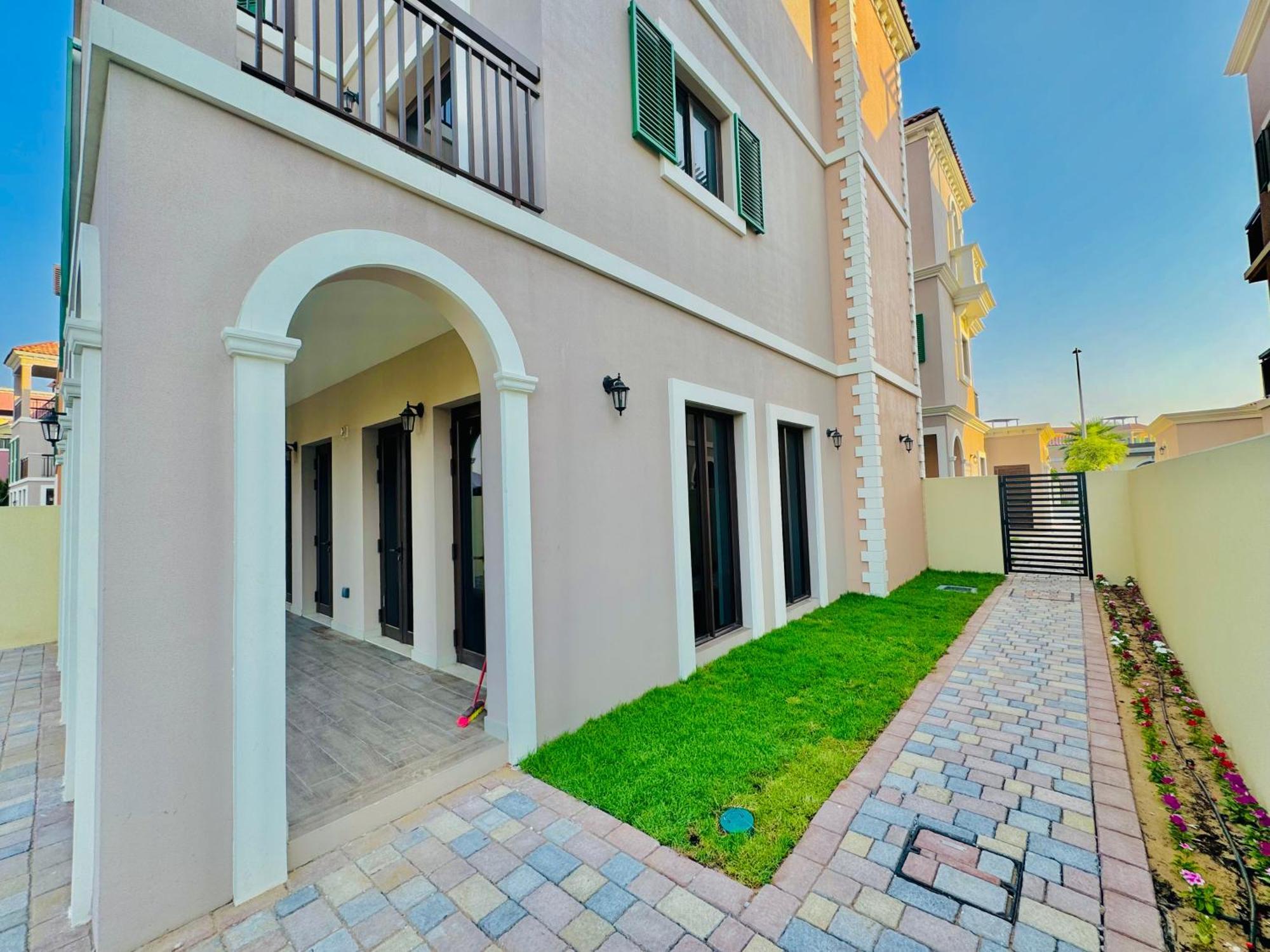 Villa Venduras - Spacious 4-bedroom Luxury In La Mer, *