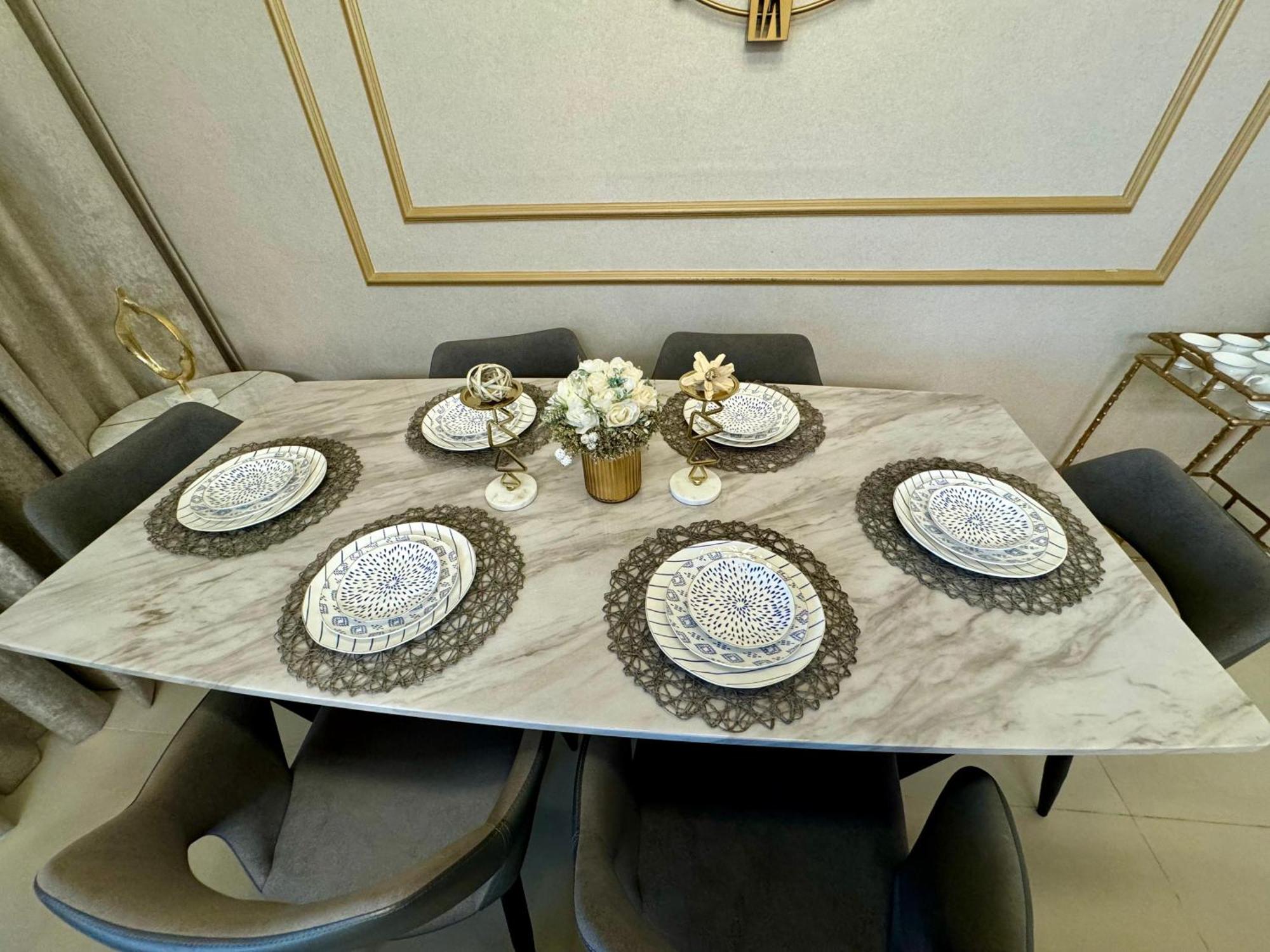 Luxurious 2 Bedroom In Creek Harbour * Dubai