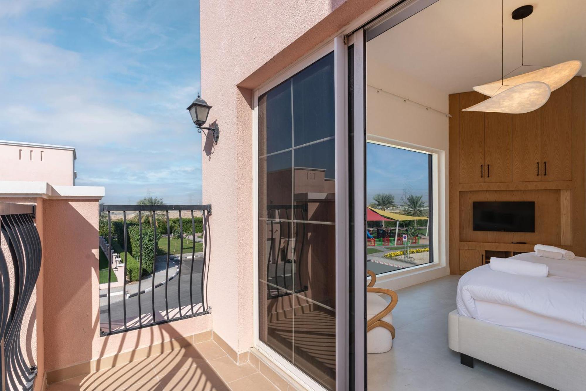Villa Nad Al Sheba 3 - 5br - Allsopp&allsopp Dubai