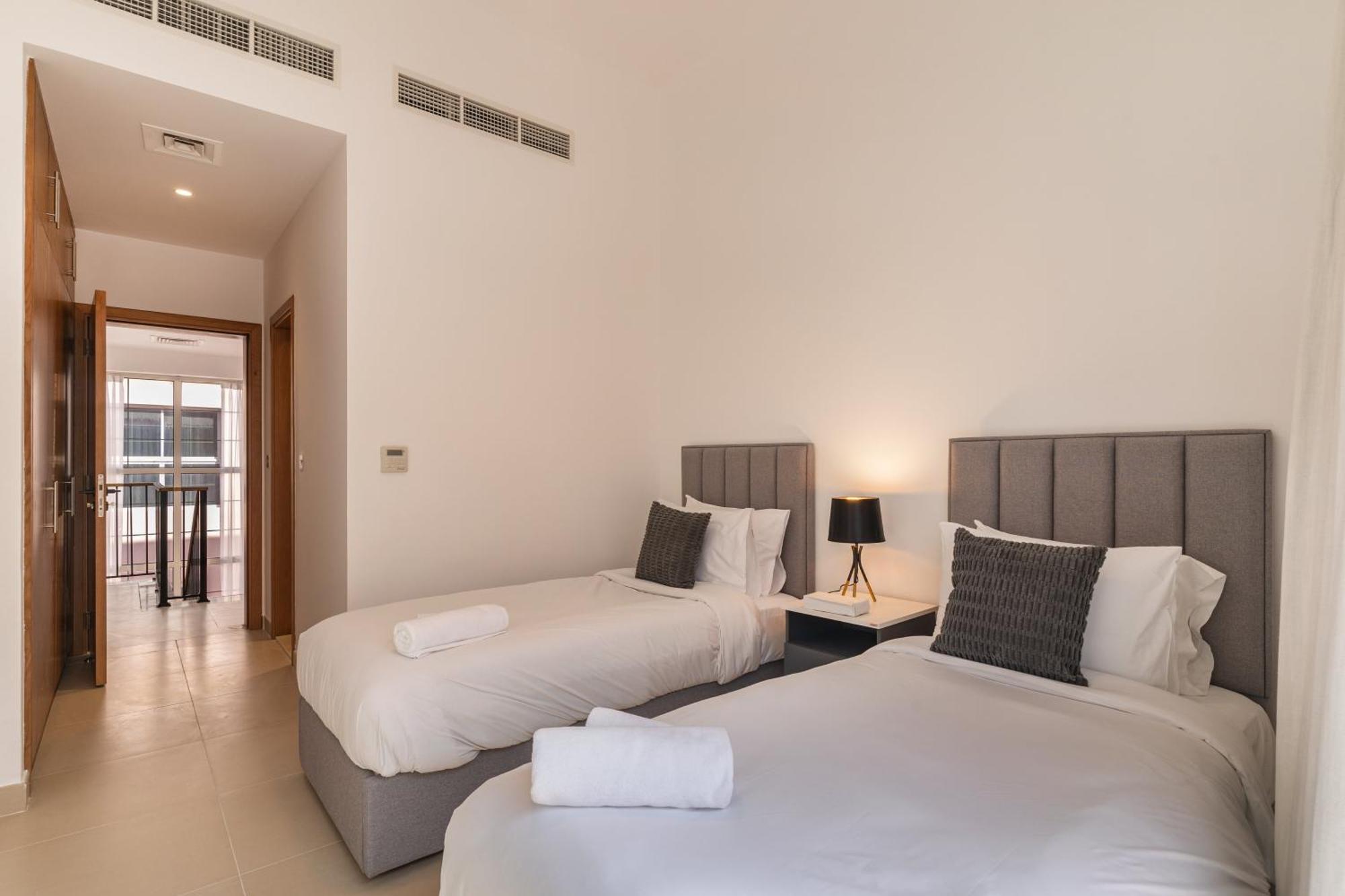 Nad Al Sheba 3 - 5br - Allsopp&allsopp Dubai