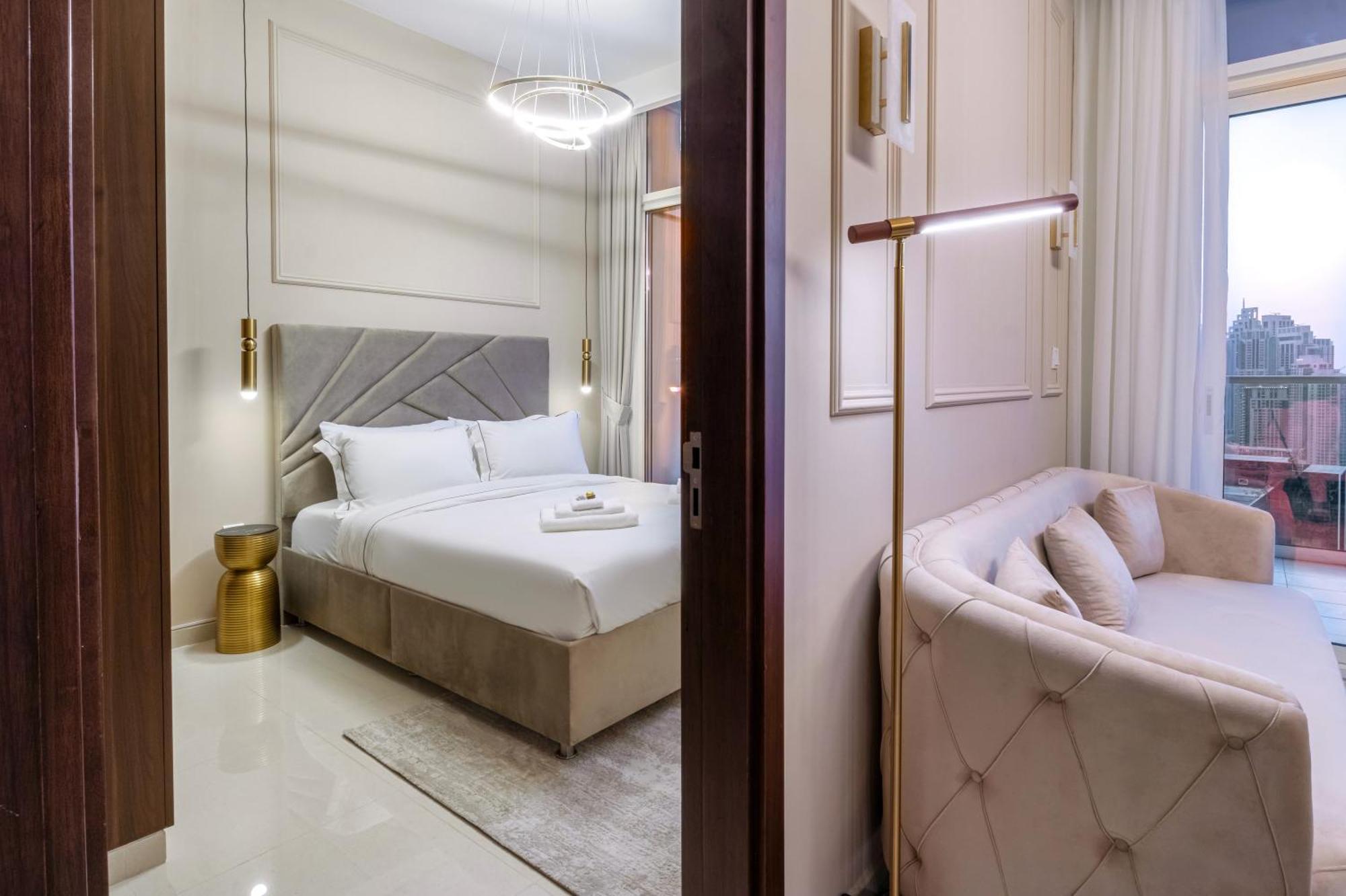 Luxury Floor With Full Burj Khalifa View Apartment Dubai