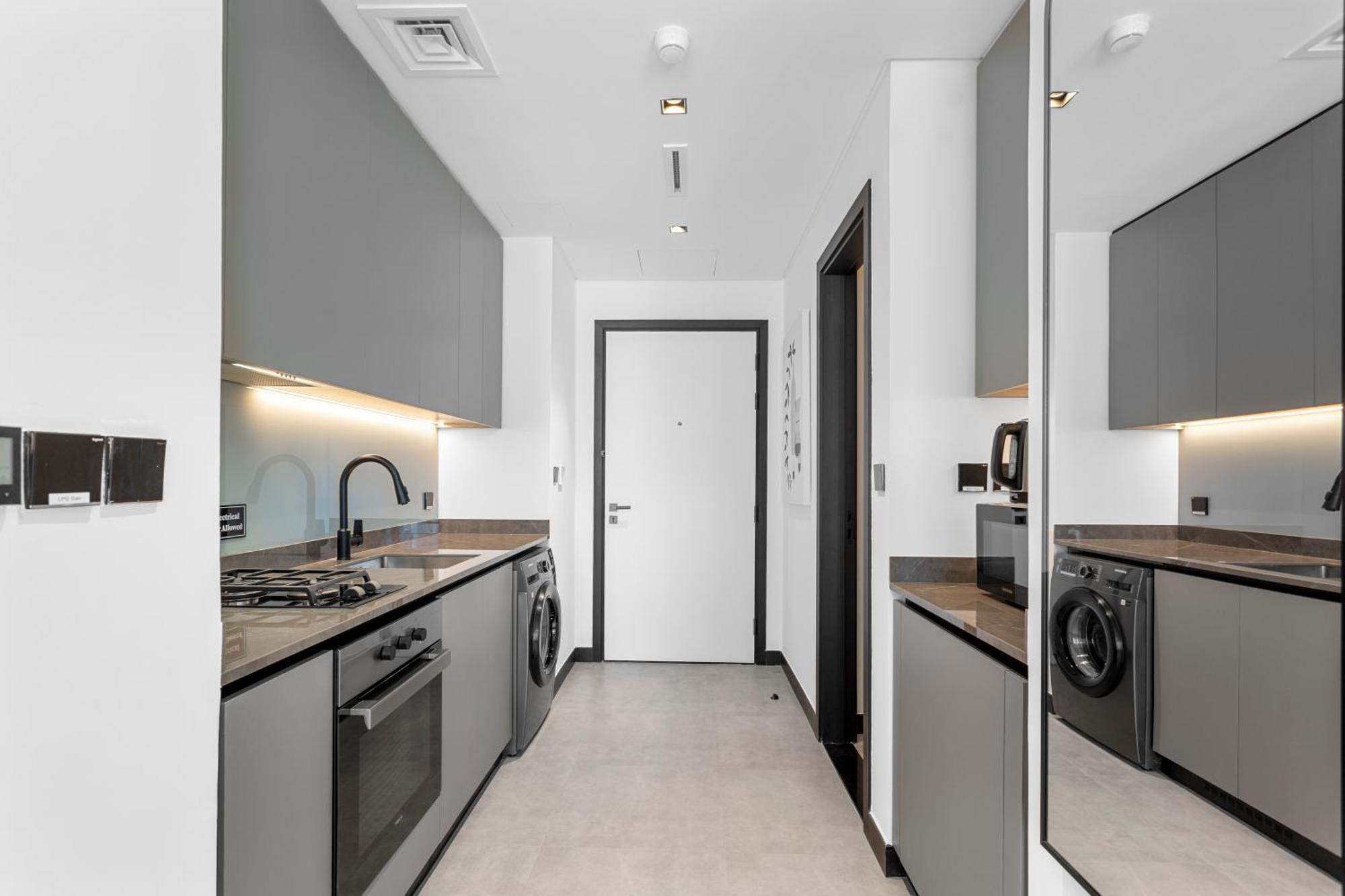 Premium In Business Bay Apartment *