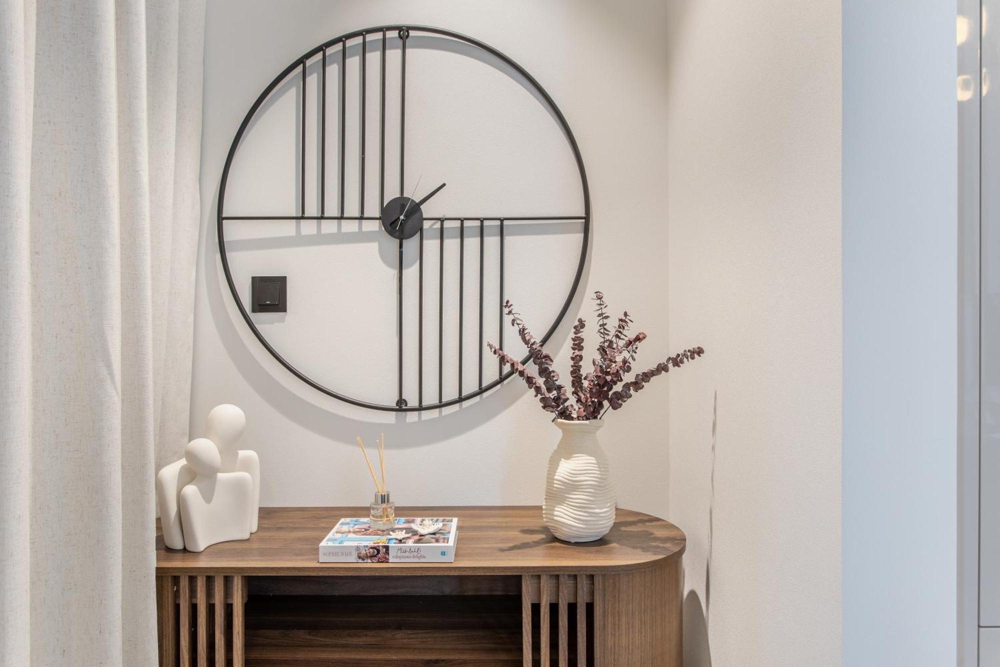 By Latinem Luxury 2br W204 Near Burj Khalifa Dubai