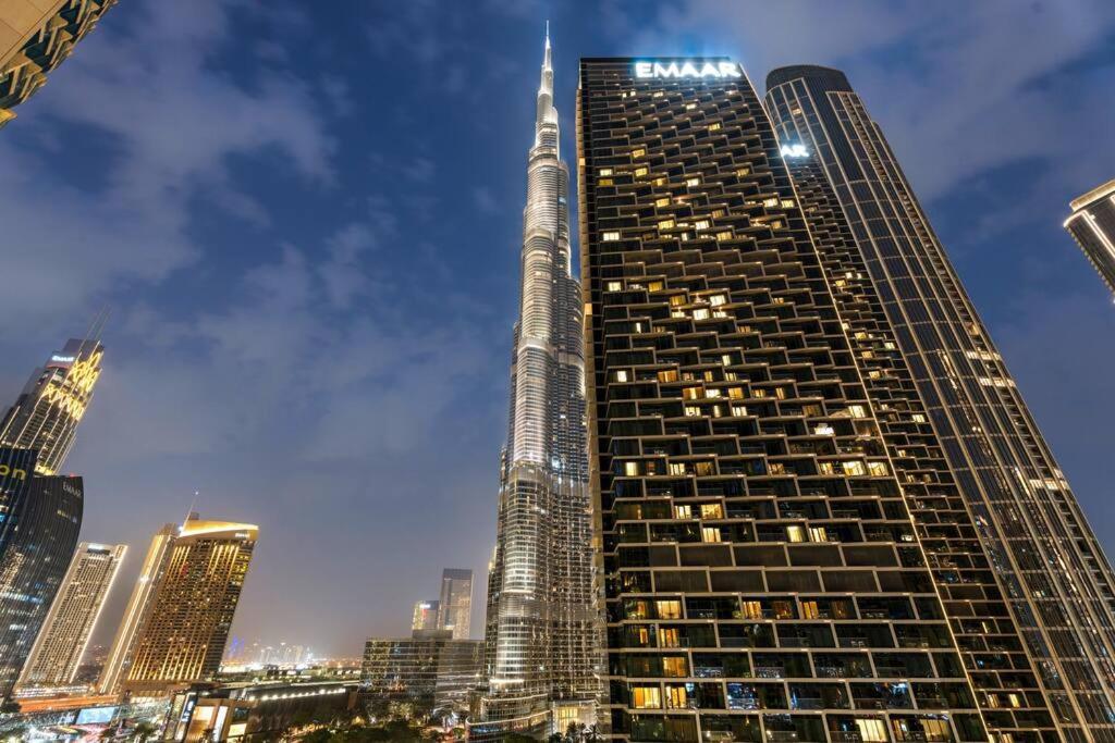 First Class 1br Iconic Cityscape Haven * Dubai