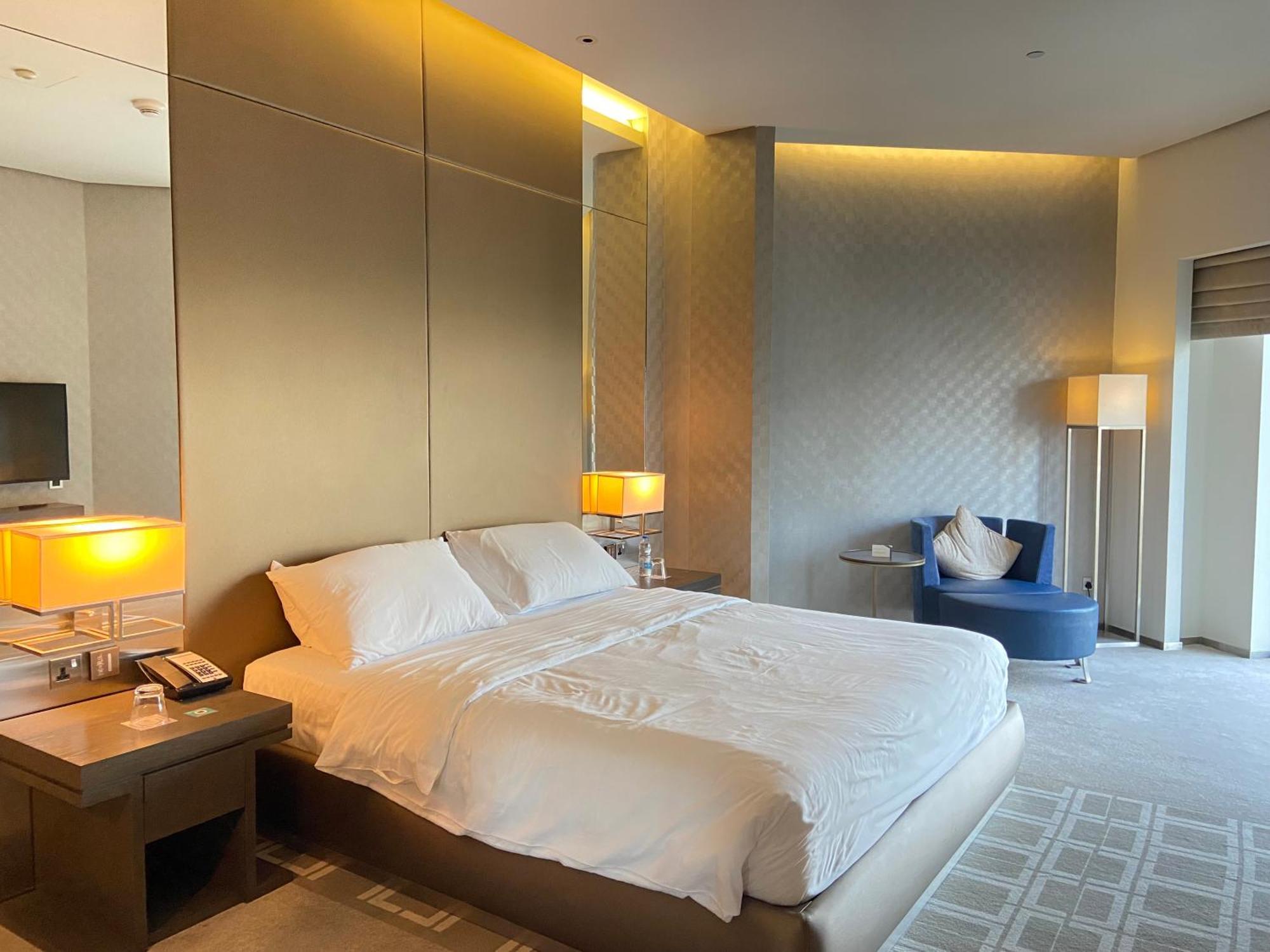 Svizona Designer Spacious Studio, Hyatt Regency Creek Heights Residences *