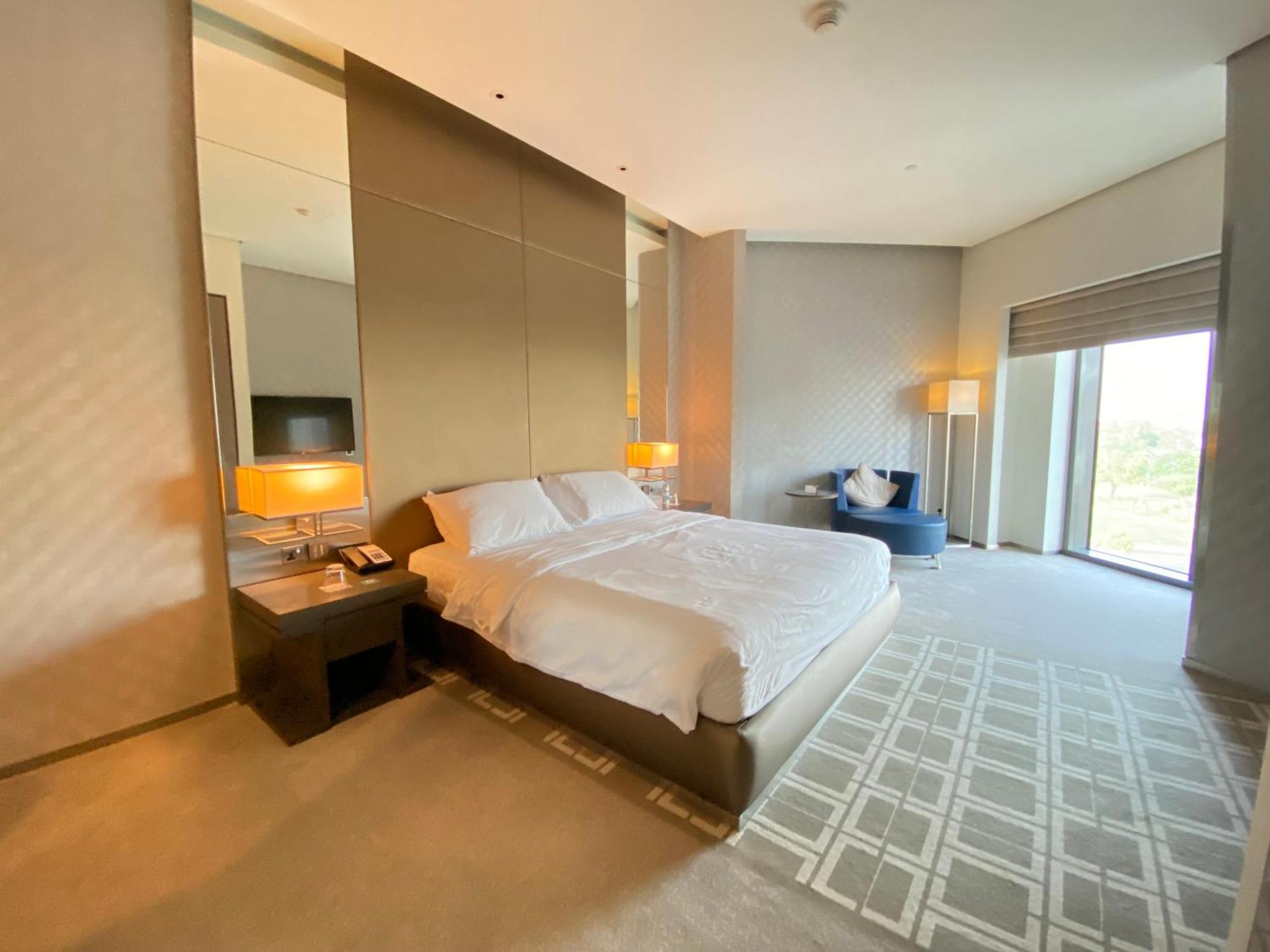 Svizona Designer Spacious Studio, Hyatt Regency Creek Heights Residences *