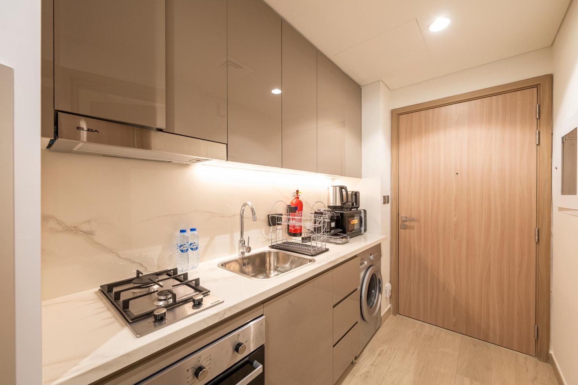 Elegant By Skylight At Azizi Riviera 41 Dubai