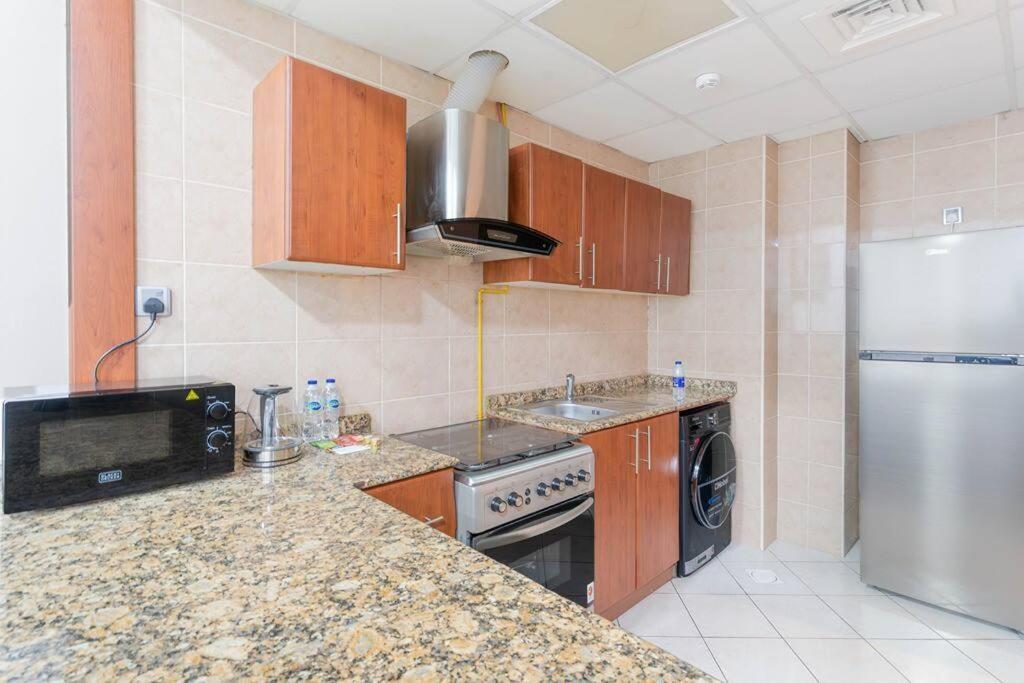 Extravagance 1br W Marina View Apartment *