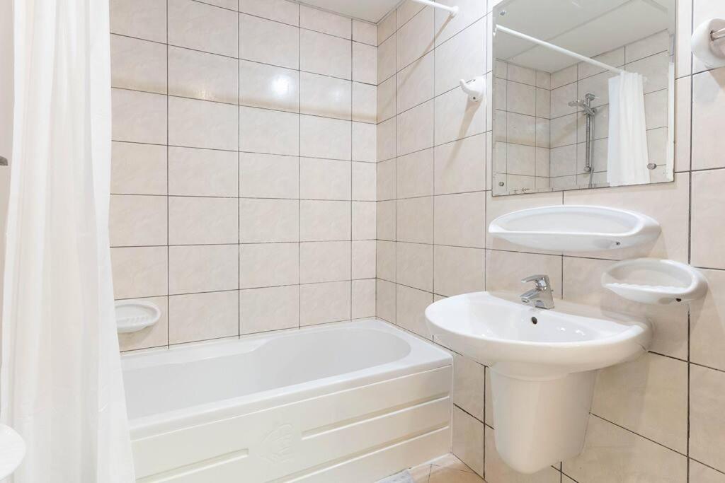 Extravagance 1br W Marina View *