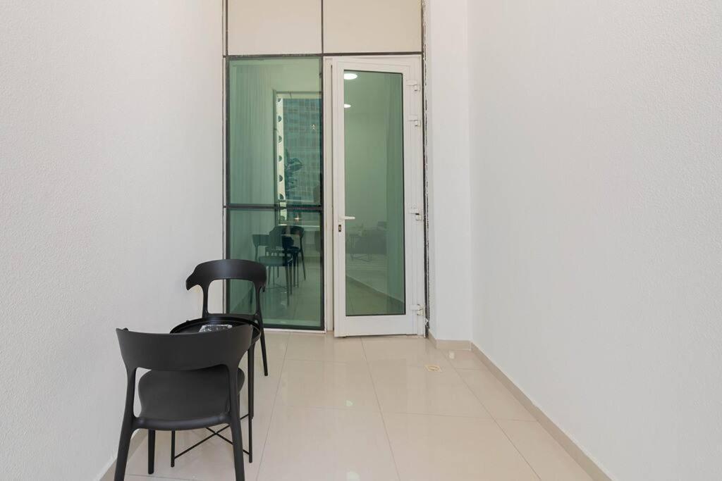 Extravagance 1br W Marina View Apartment *