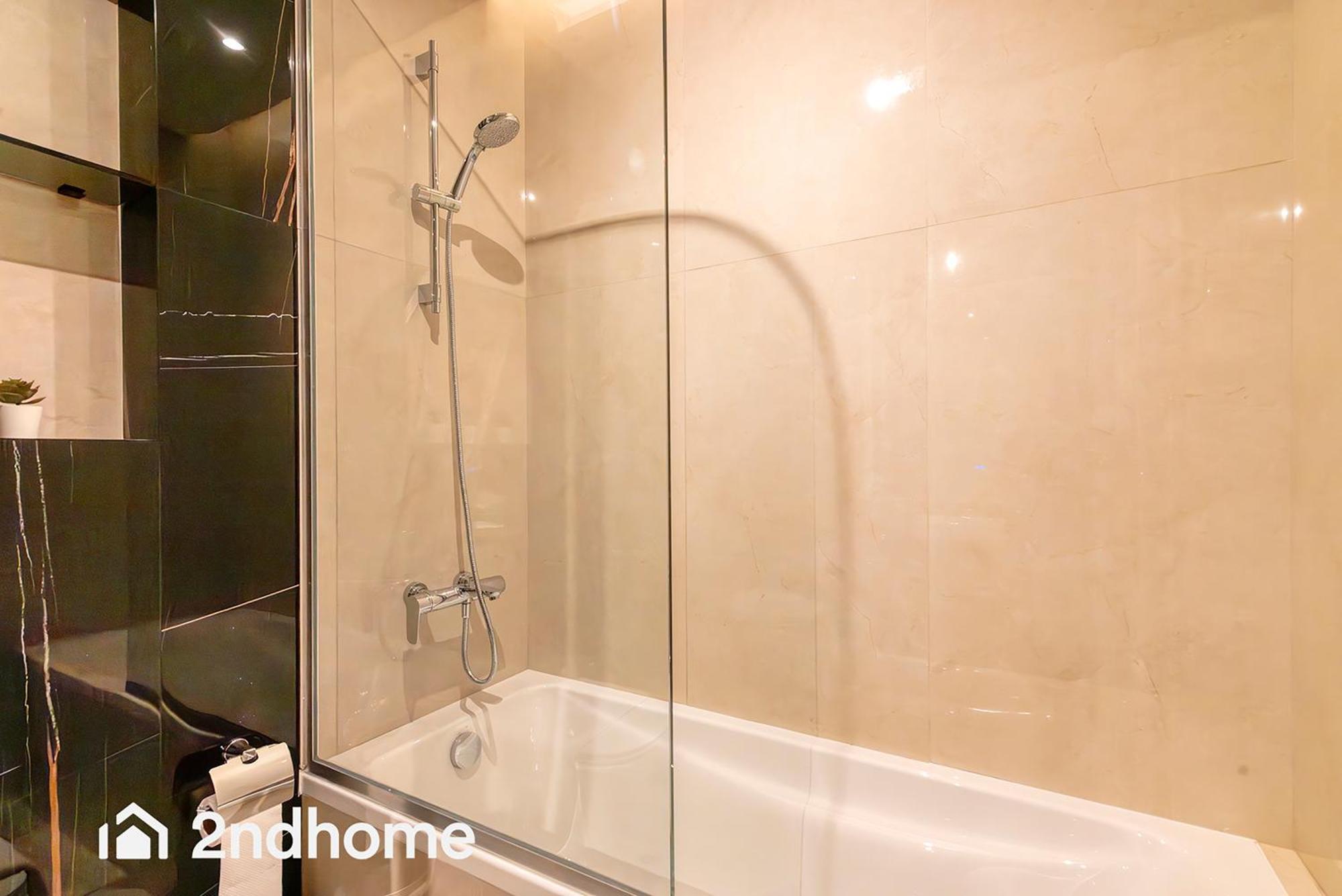 2ndhome - Me Do Re , Cluster L, Jlt *