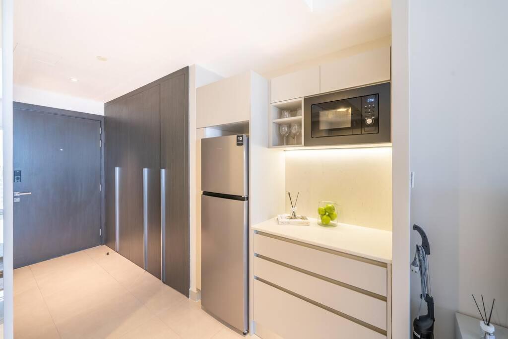 Stunning High Floor In Businessbay Apartment Dubai