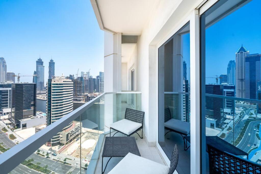 Stunning High Floor In Businessbay Apartment *