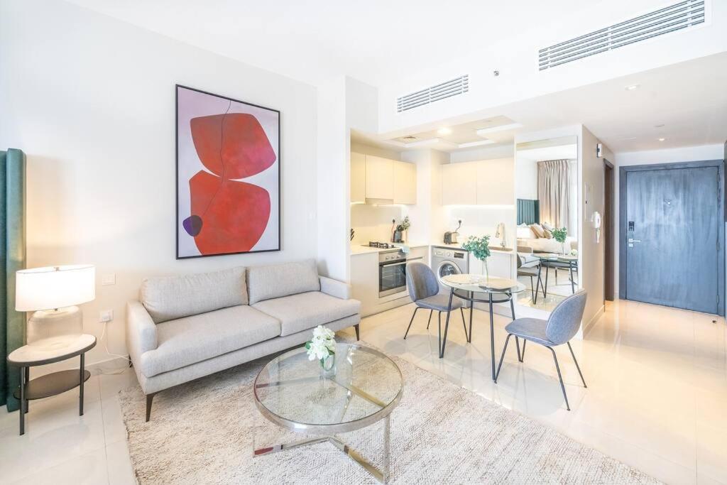 Stunning High Floor In Businessbay Apartment