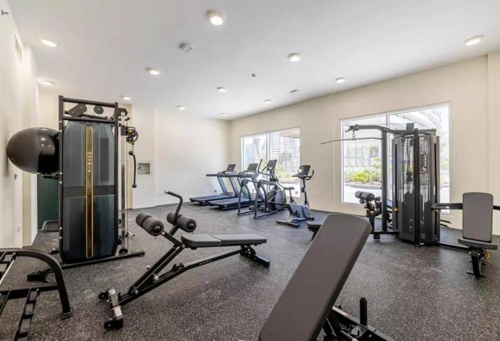 Stunning High Floor In Businessbay Apartment
