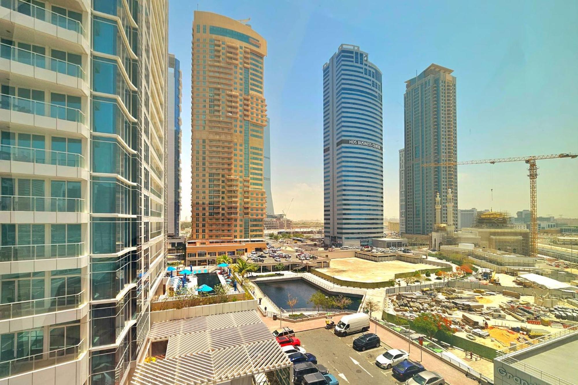 Cozy 1 Bedroom In Jlt Dubai