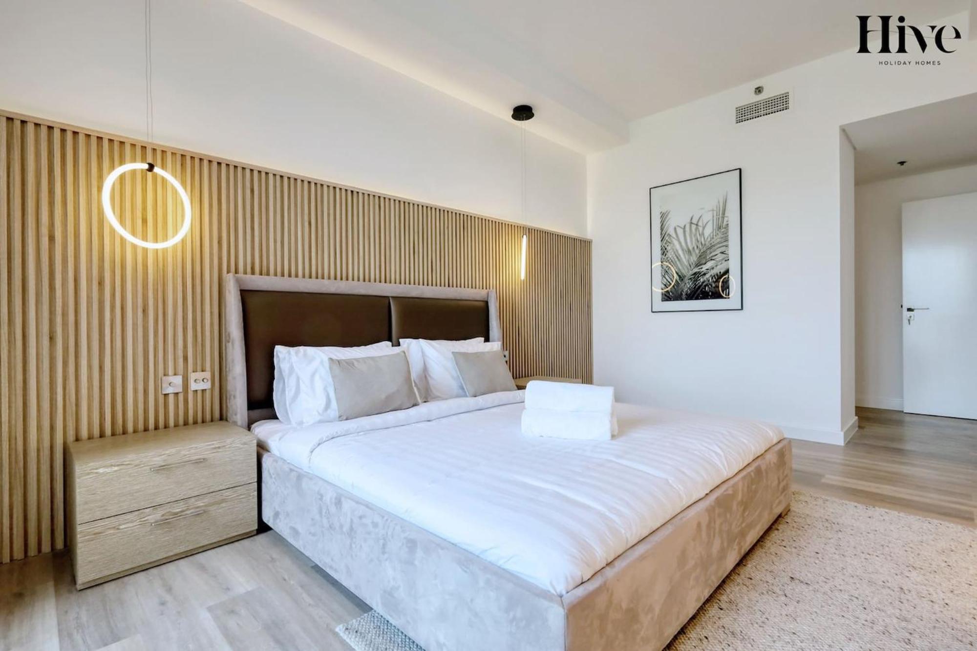 Luxury 3 Bedroom With Golf Course Views * Dubai