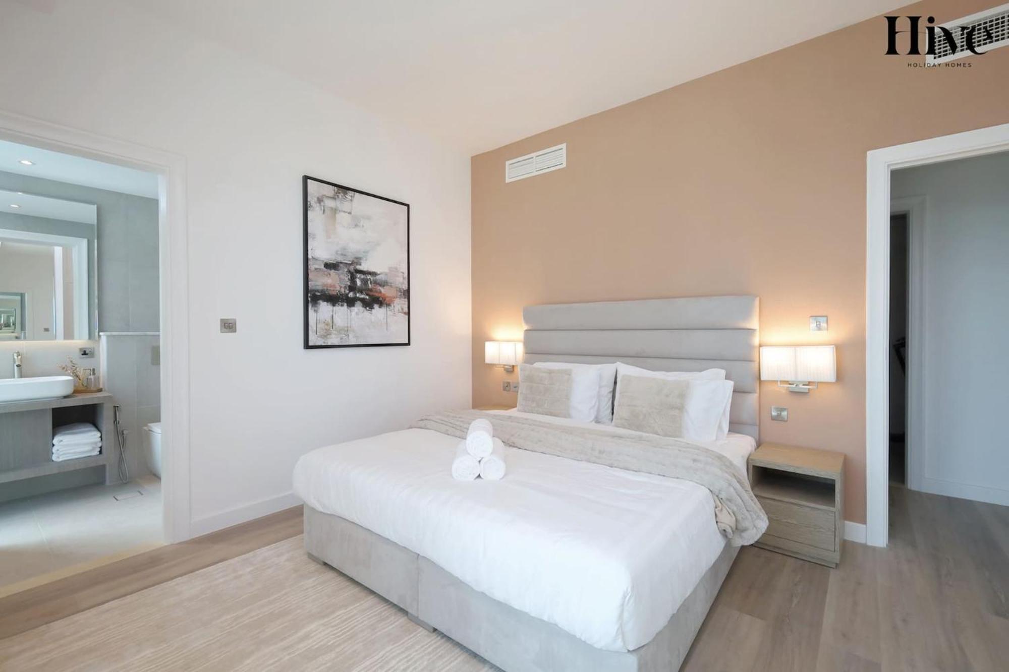 Luxury 3 Bedroom With Golf Course Views Apartment Dubai