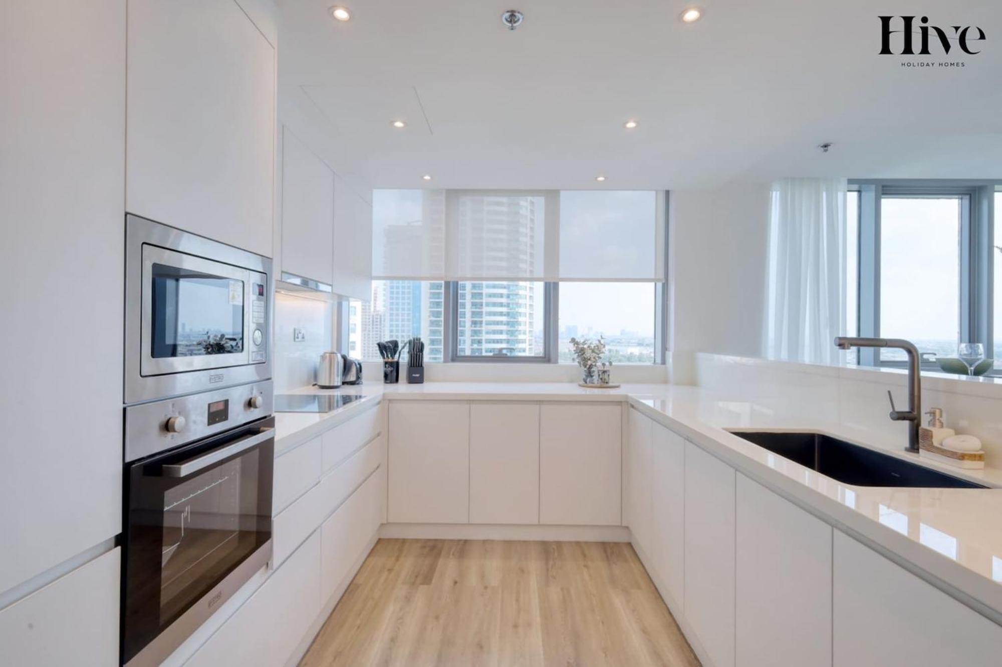 Luxury 3 Bedroom With Golf Course Views Apartment