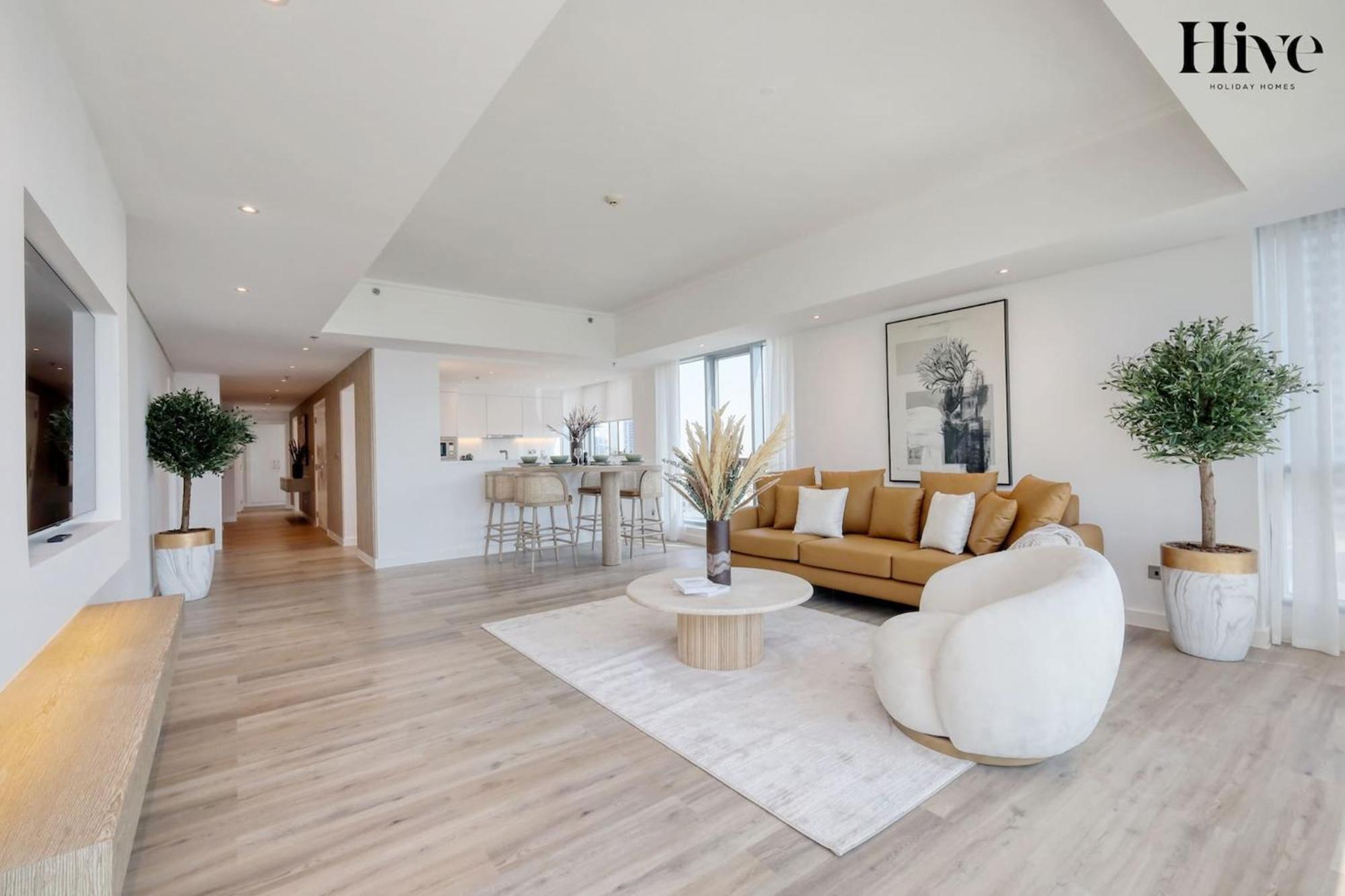 Luxury 3 Bedroom With Golf Course Views Apartment