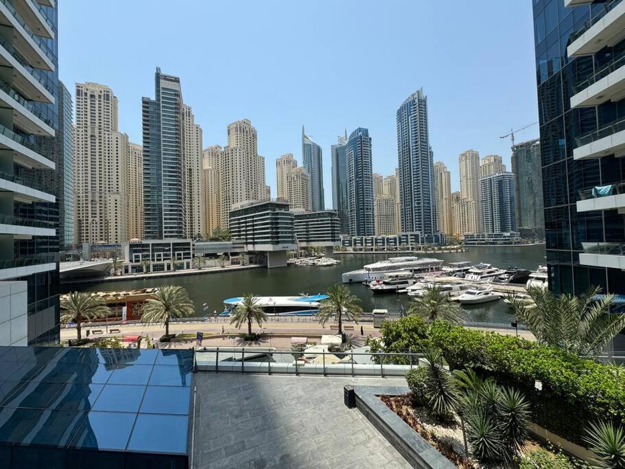 Apartment Stylish With Premium Features In Marina *