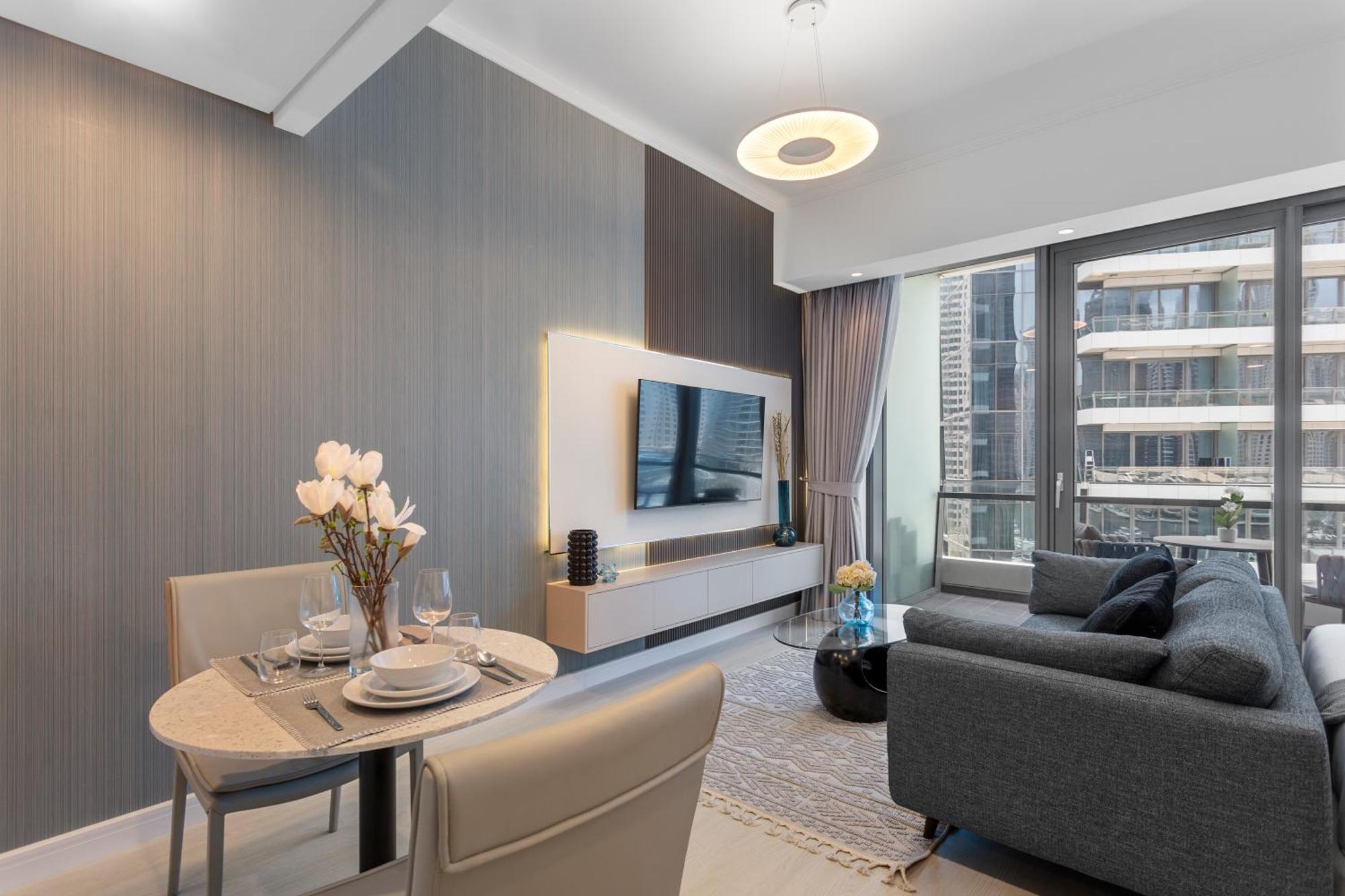 Stylish With Premium Features In Marina Apartment *