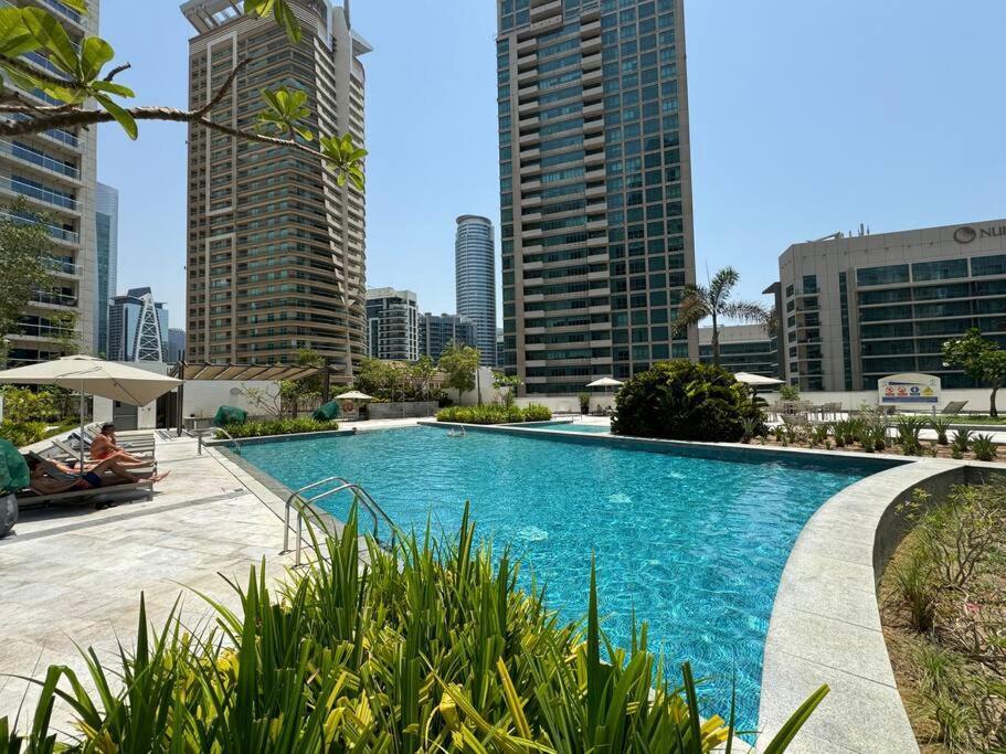 Stylish With Premium Features In Marina Apartment Dubai
