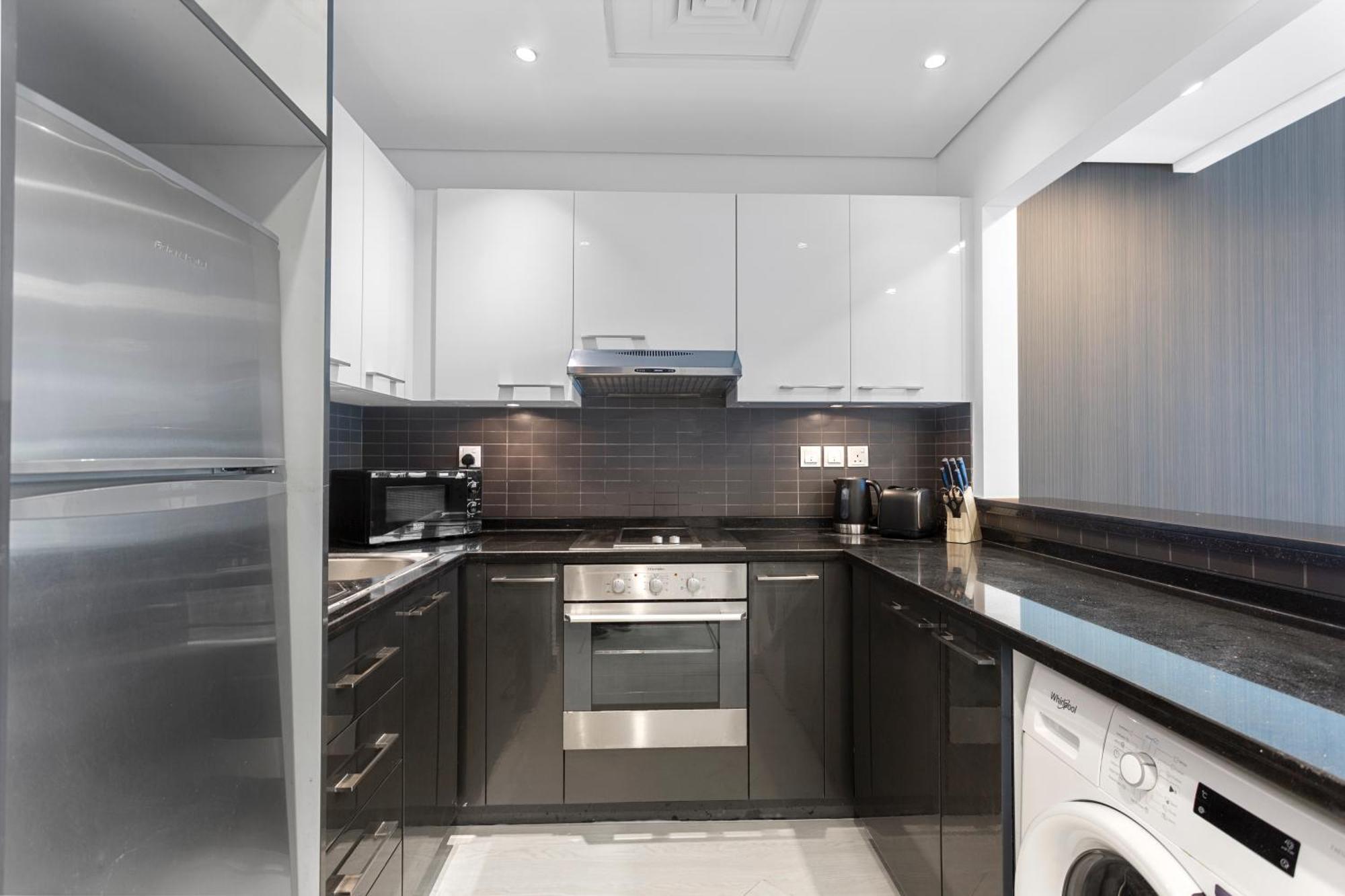 Stylish With Premium Features In Marina Apartment Dubai