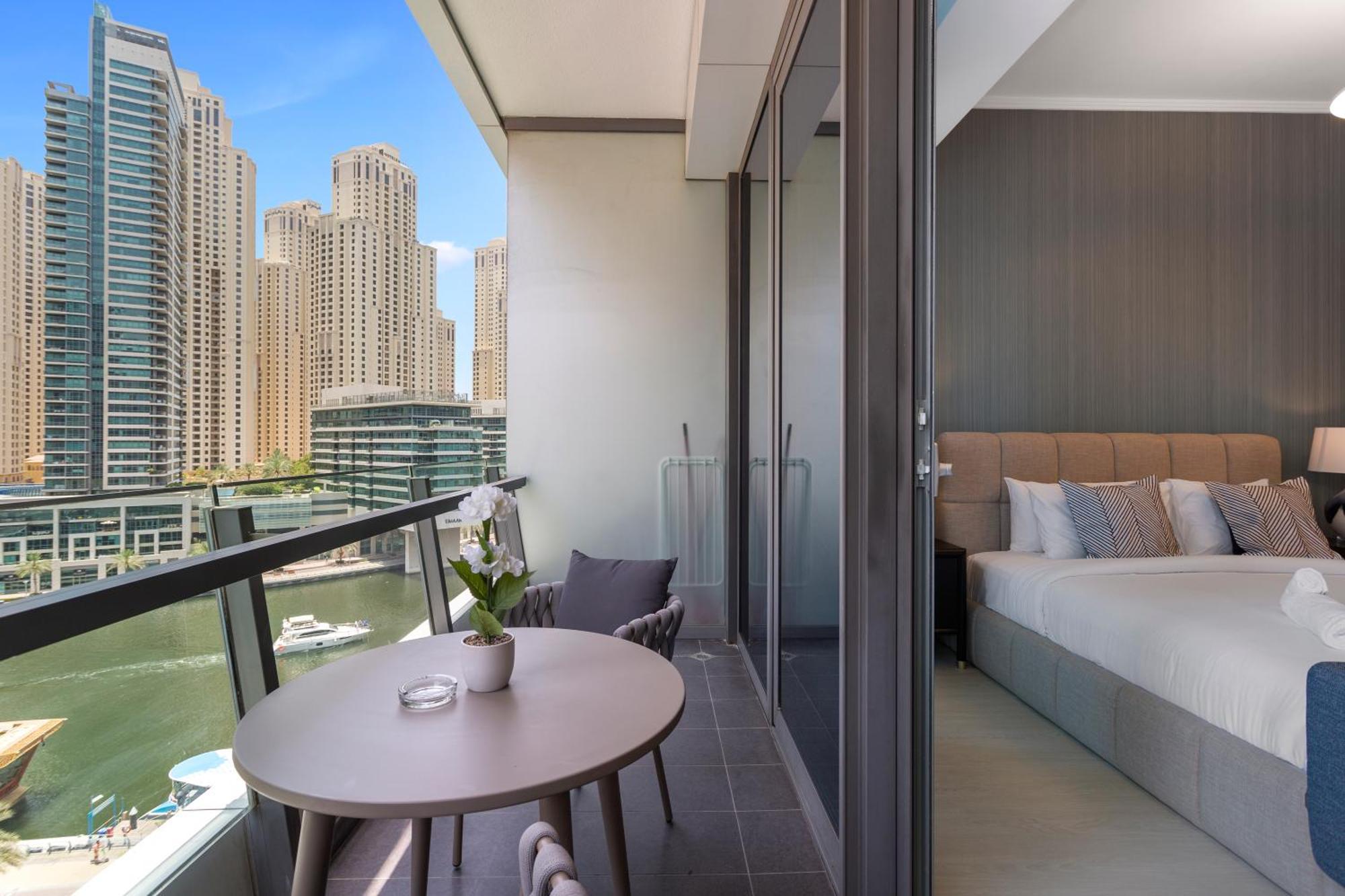 Apartment Stylish With Premium Features In Marina
