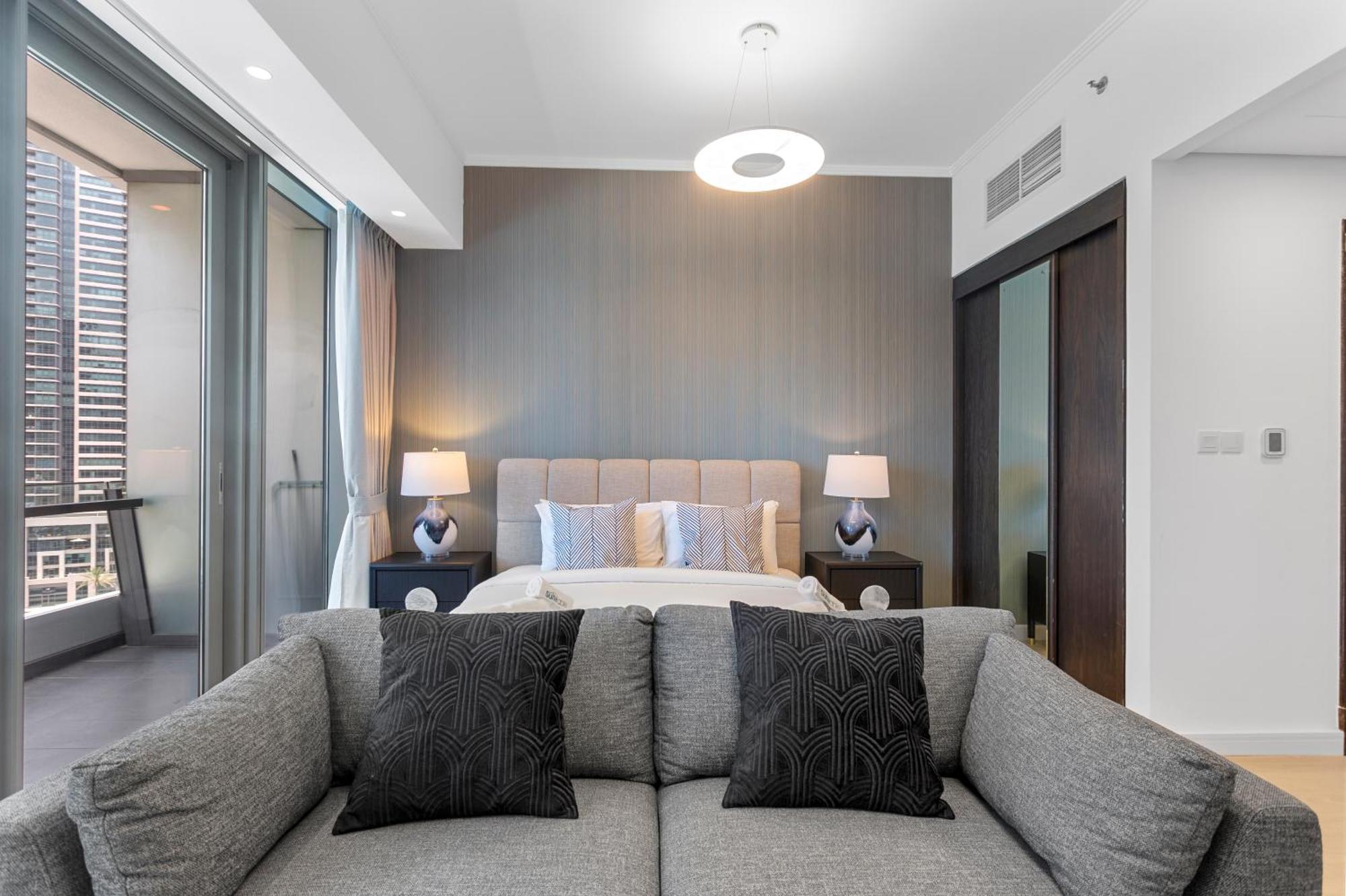 Stylish With Premium Features In Marina Apartment *