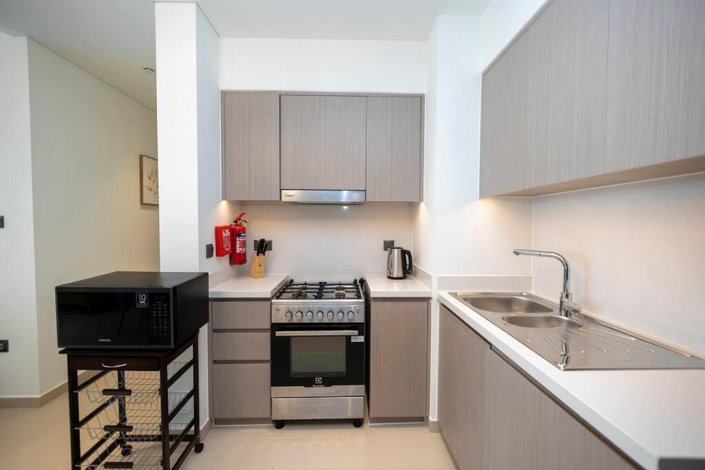 Chic 2br At Act One Act Two Near Burj Khalifa 3504
