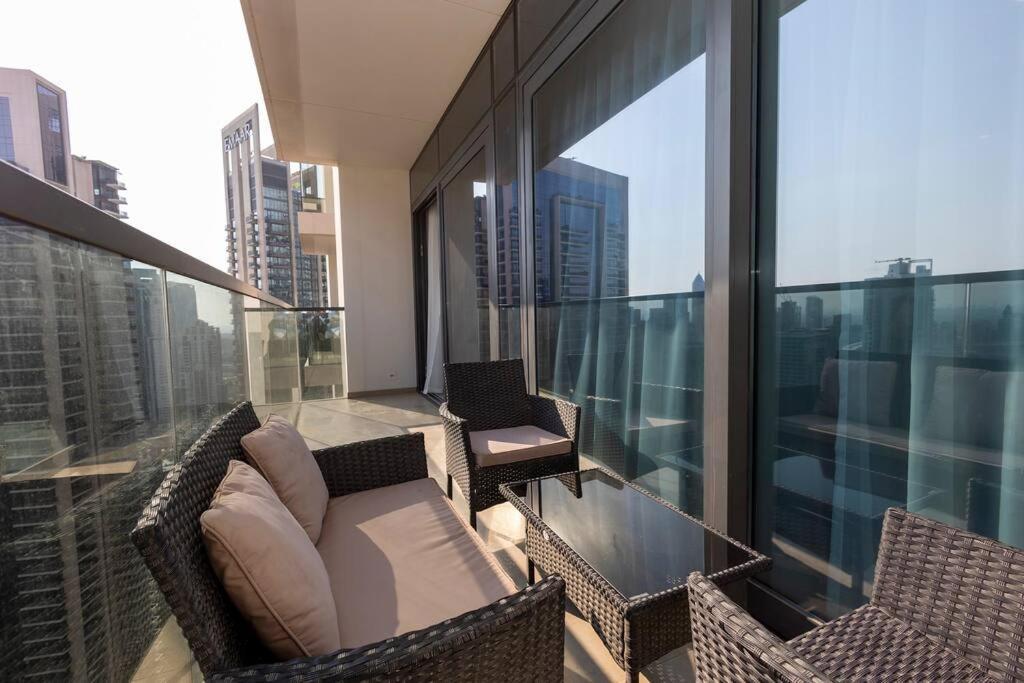 Apartment Chic 2br At Act One Act Two Near Burj Khalifa 3504