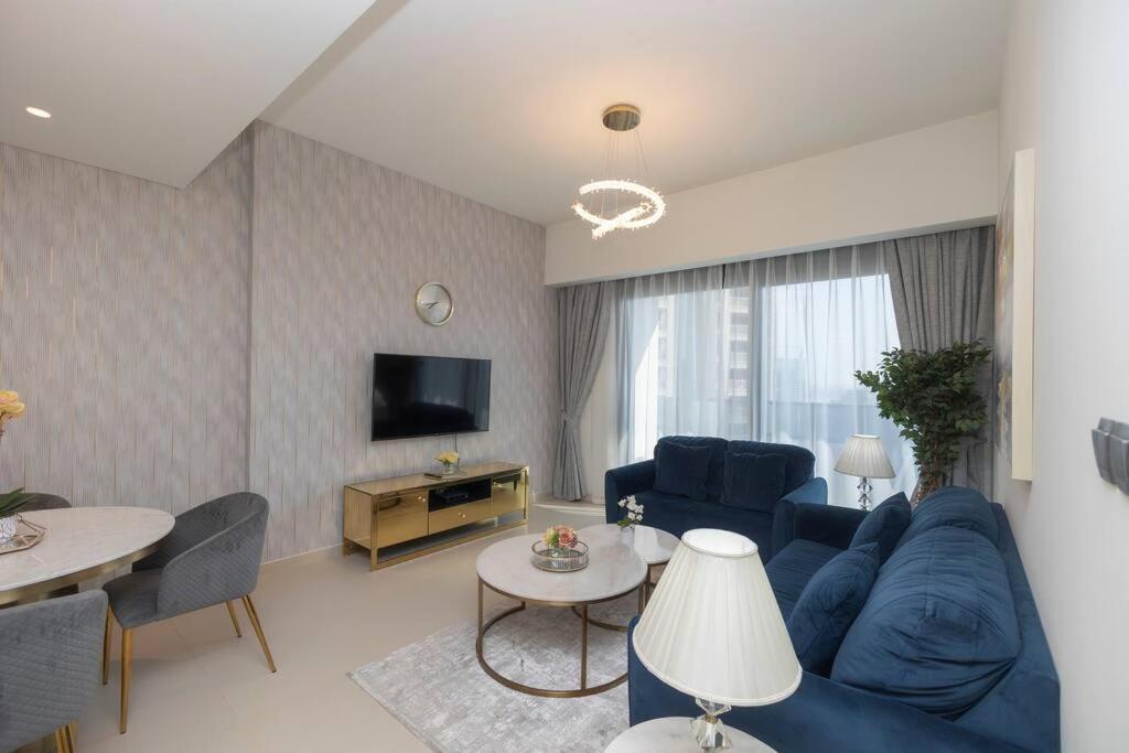 Chic 2br At Act One Act Two Near Burj Khalifa 3504 * Dubai