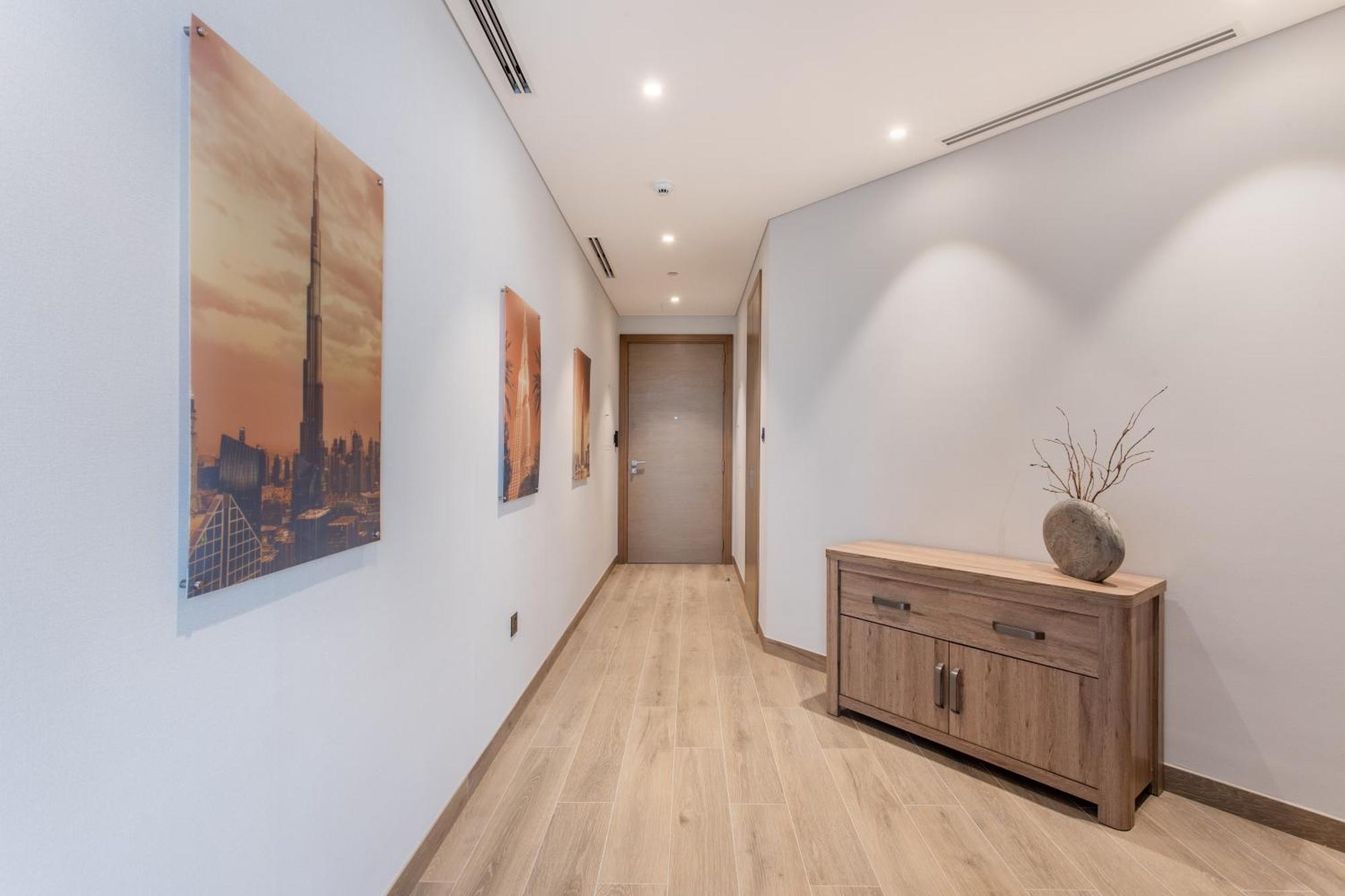 By Latinem Luxury 2br W1012 Near Burj Khalifa