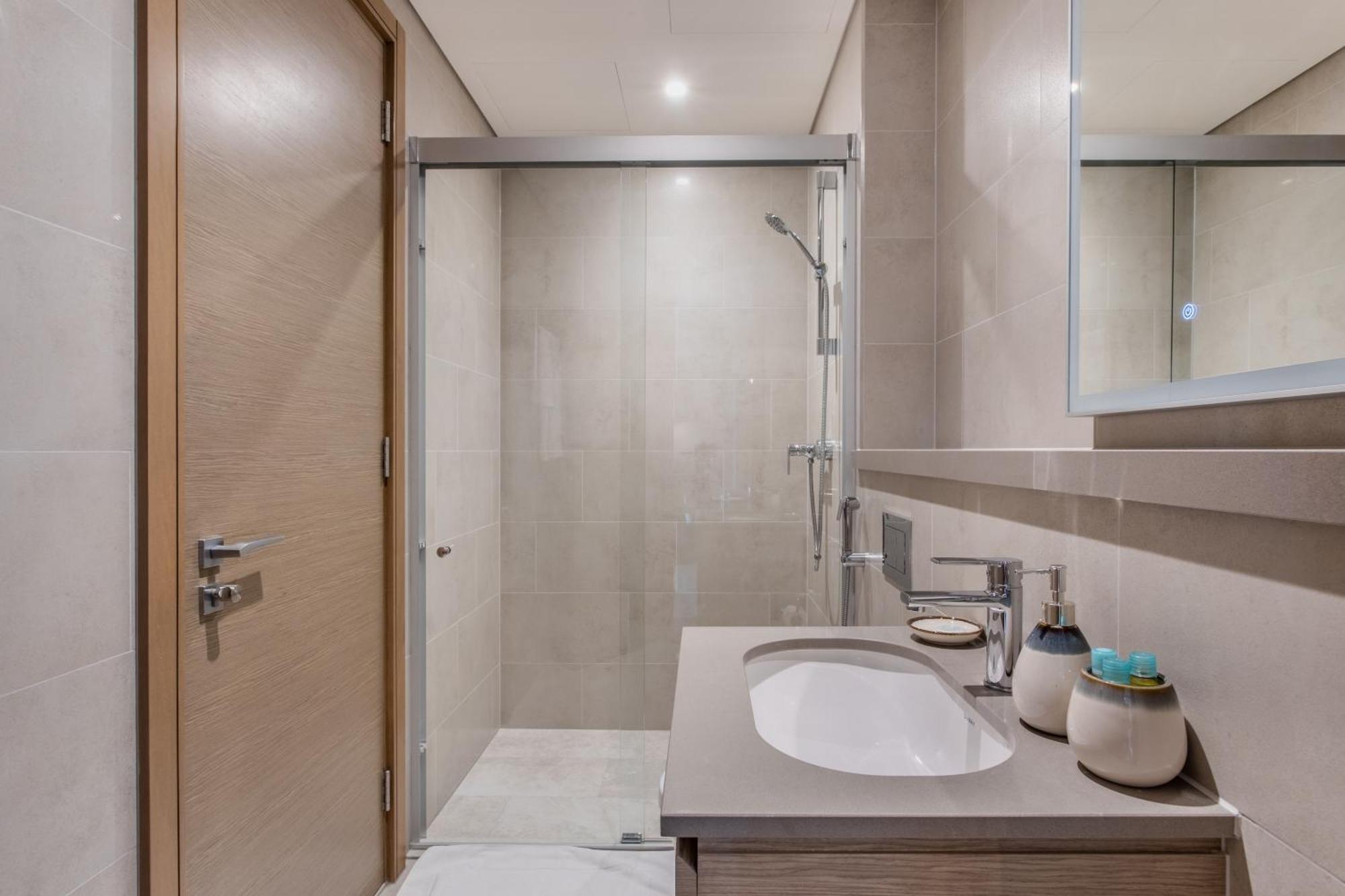 By Latinem Luxury 2br W1012 Near Burj Khalifa * Dubai