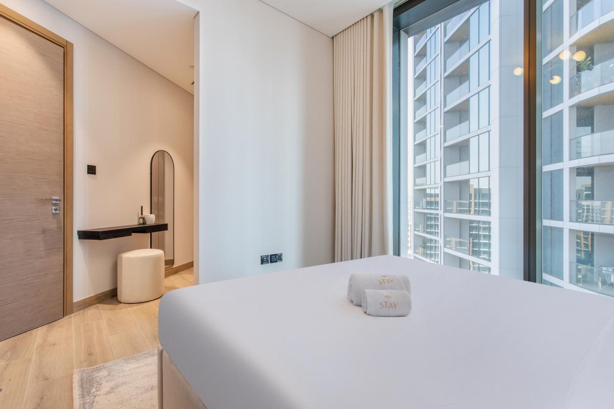 By Latinem Luxury 2br W1012 Near Burj Khalifa Dubai