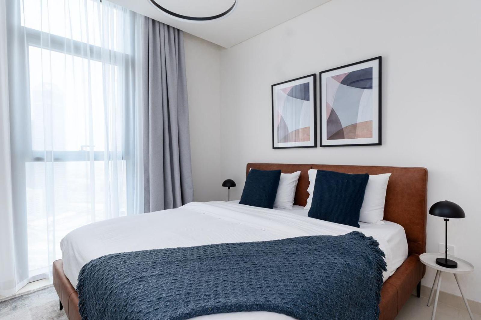 Luxury Escapes - Stylish 2br With Balcony In Burj Crown Downtown Apartment