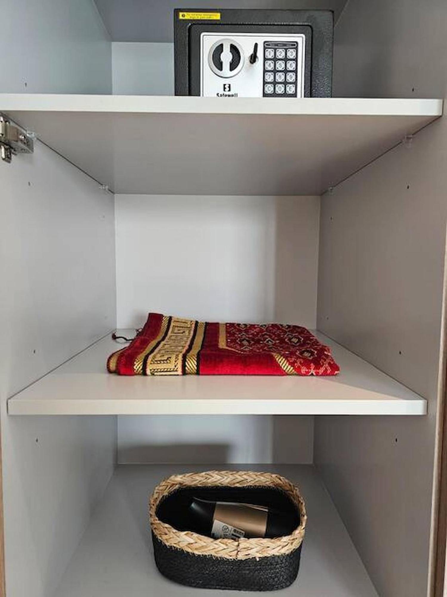 Apartment Beautiful 2 Bed In Al Warqa Dubai