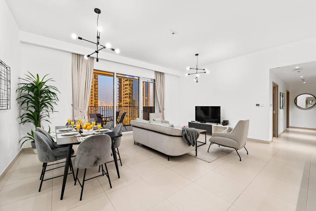 First Class 3br Luxurious & Elegant Retreat Apartment Dubai
