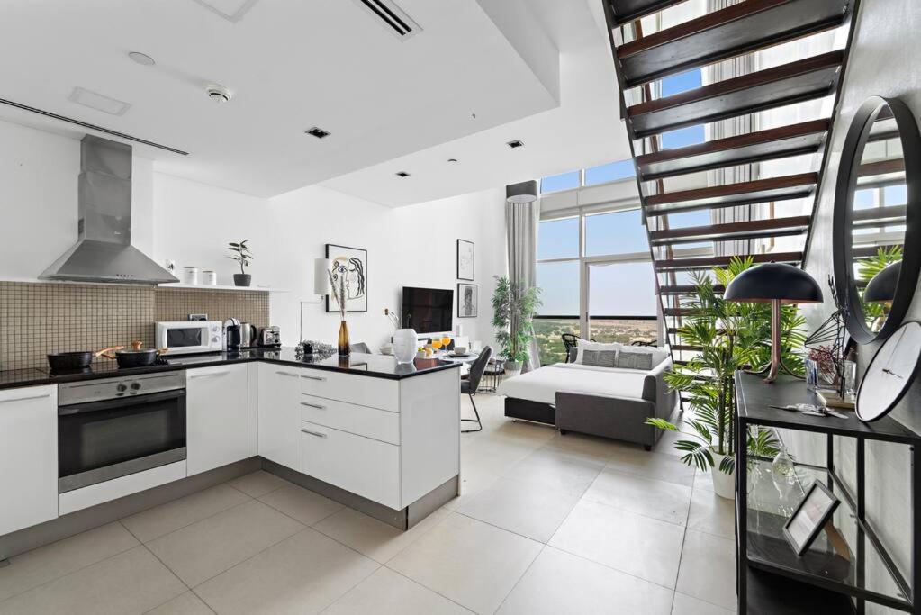 Apartment First Class 1br Sophisticated Duplex Living *