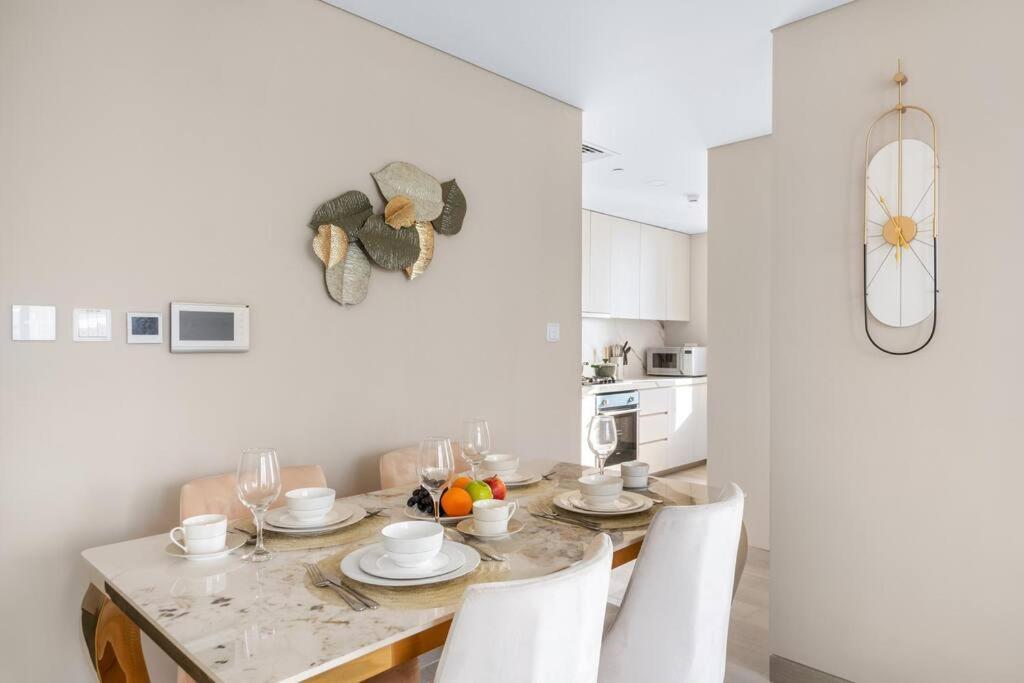 Apartment First Class 1br Majestic Marina Escape Dubai