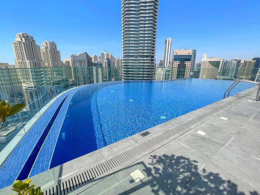 First Class 1br Majestic Marina Escape Apartment Dubai