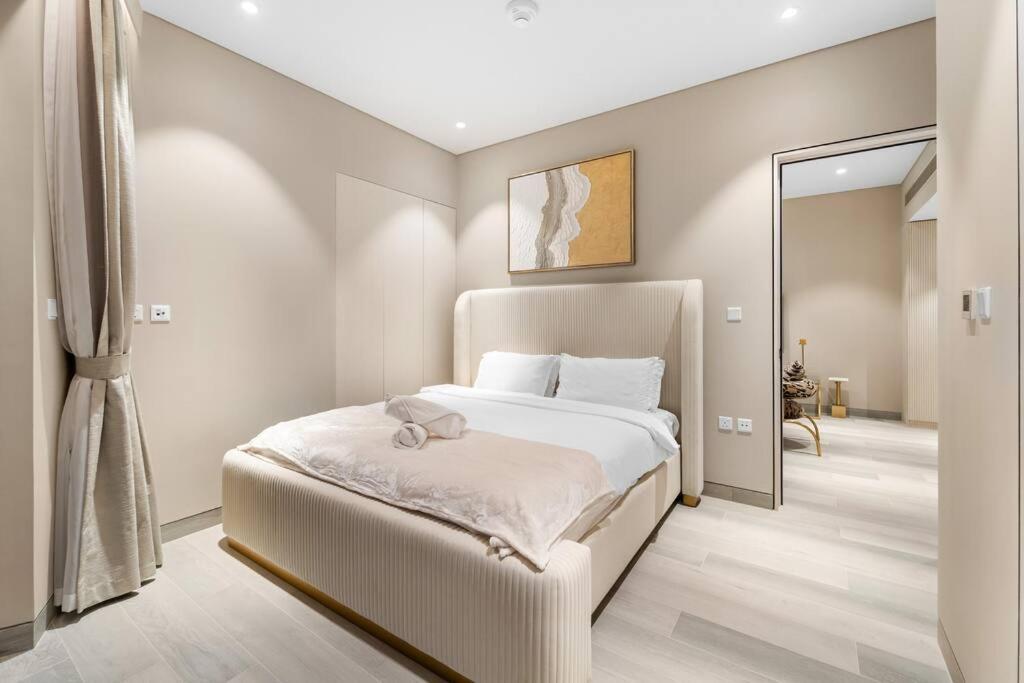 First Class 1br Majestic Marina Escape Apartment