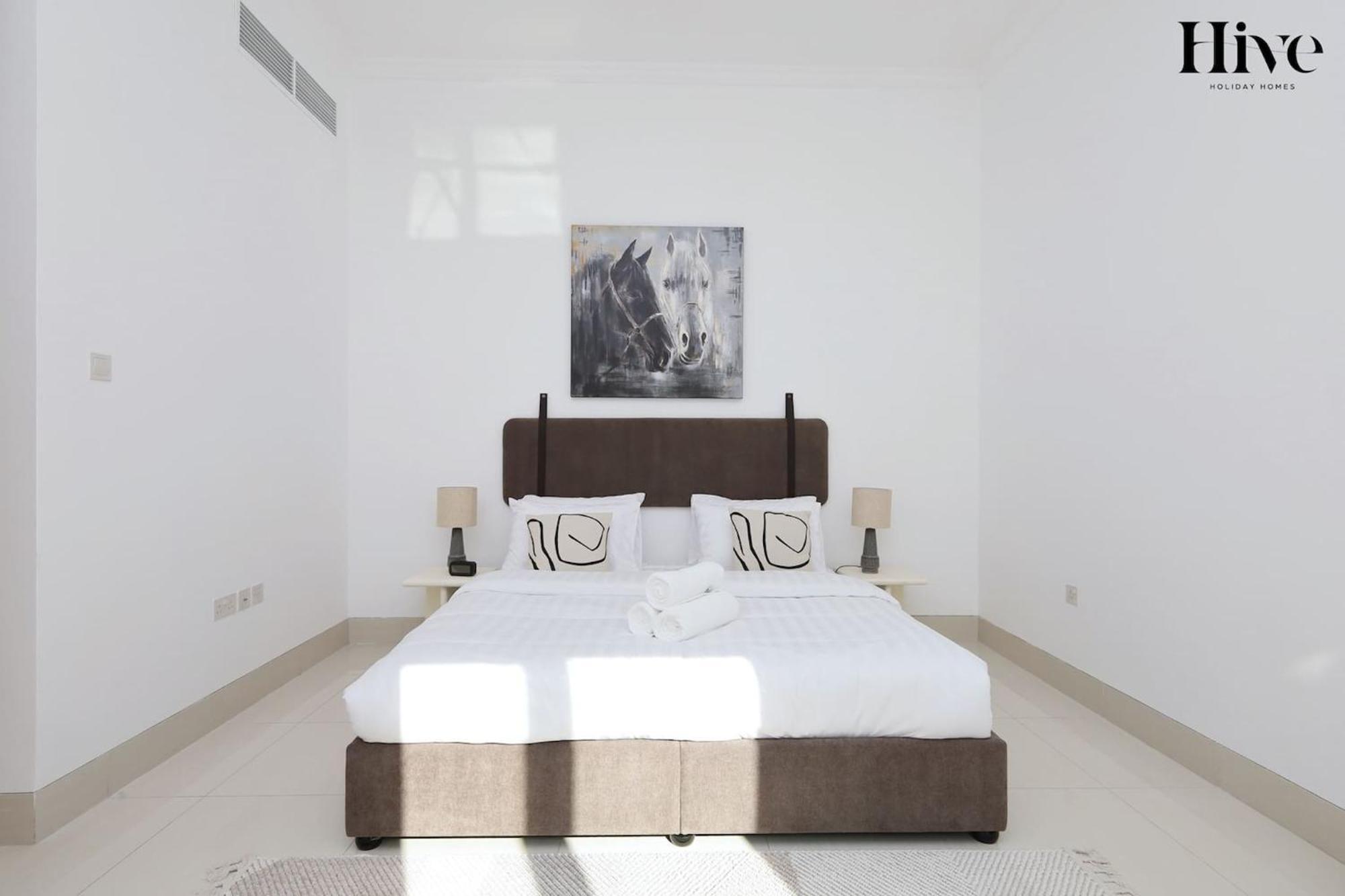 Modern 1 Bed In Al Warqa Apartment *